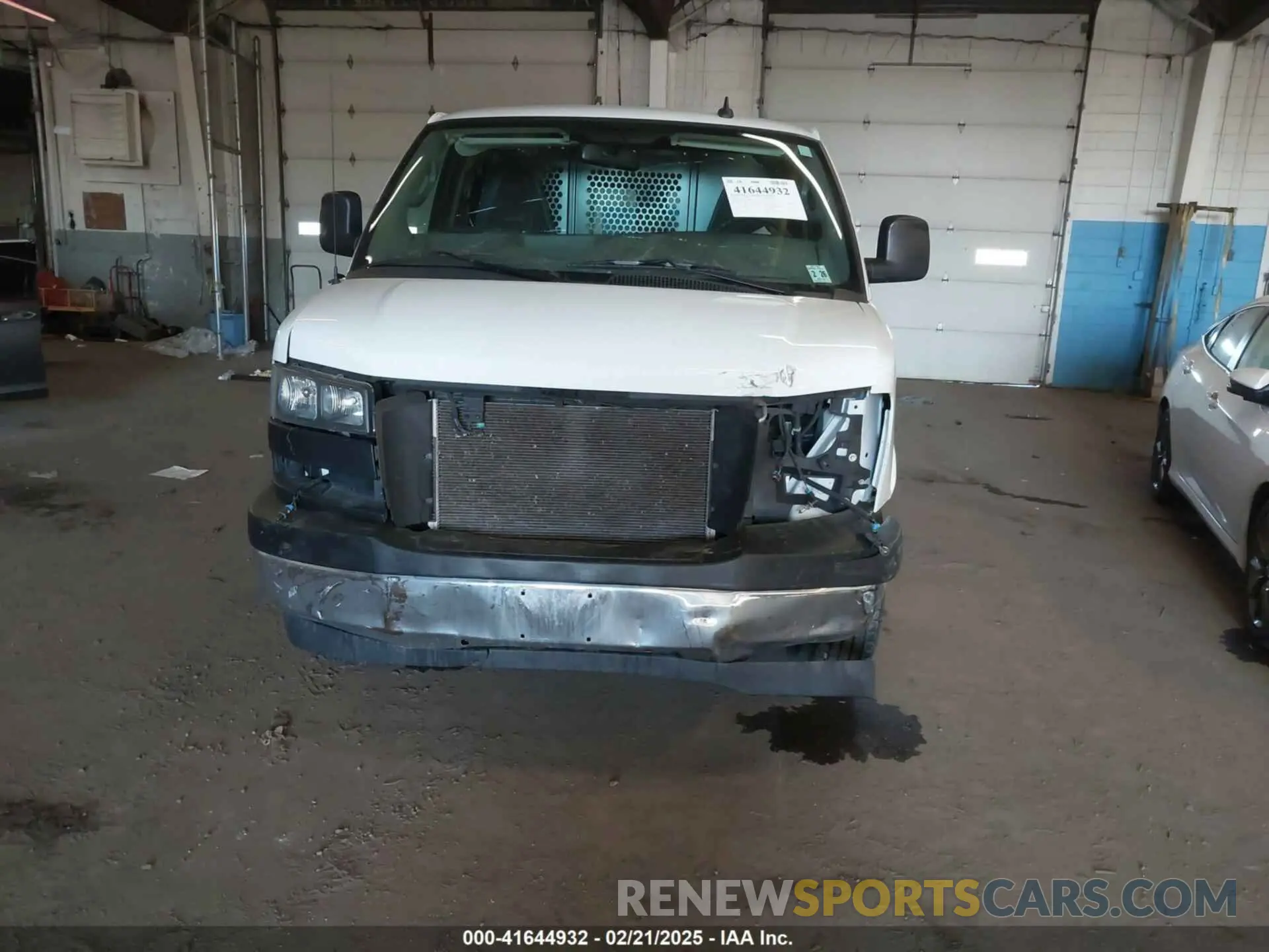 6 Photograph of a damaged car 1GTW7AFP2M1189251 GMC SAVANA CARGO 2021