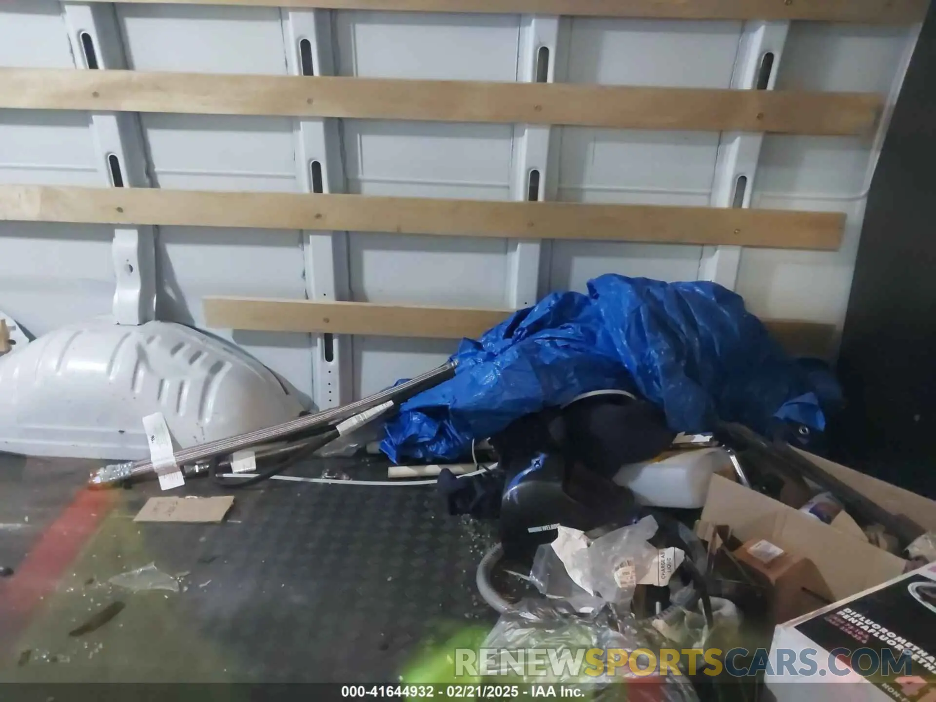 8 Photograph of a damaged car 1GTW7AFP2M1189251 GMC SAVANA CARGO 2021