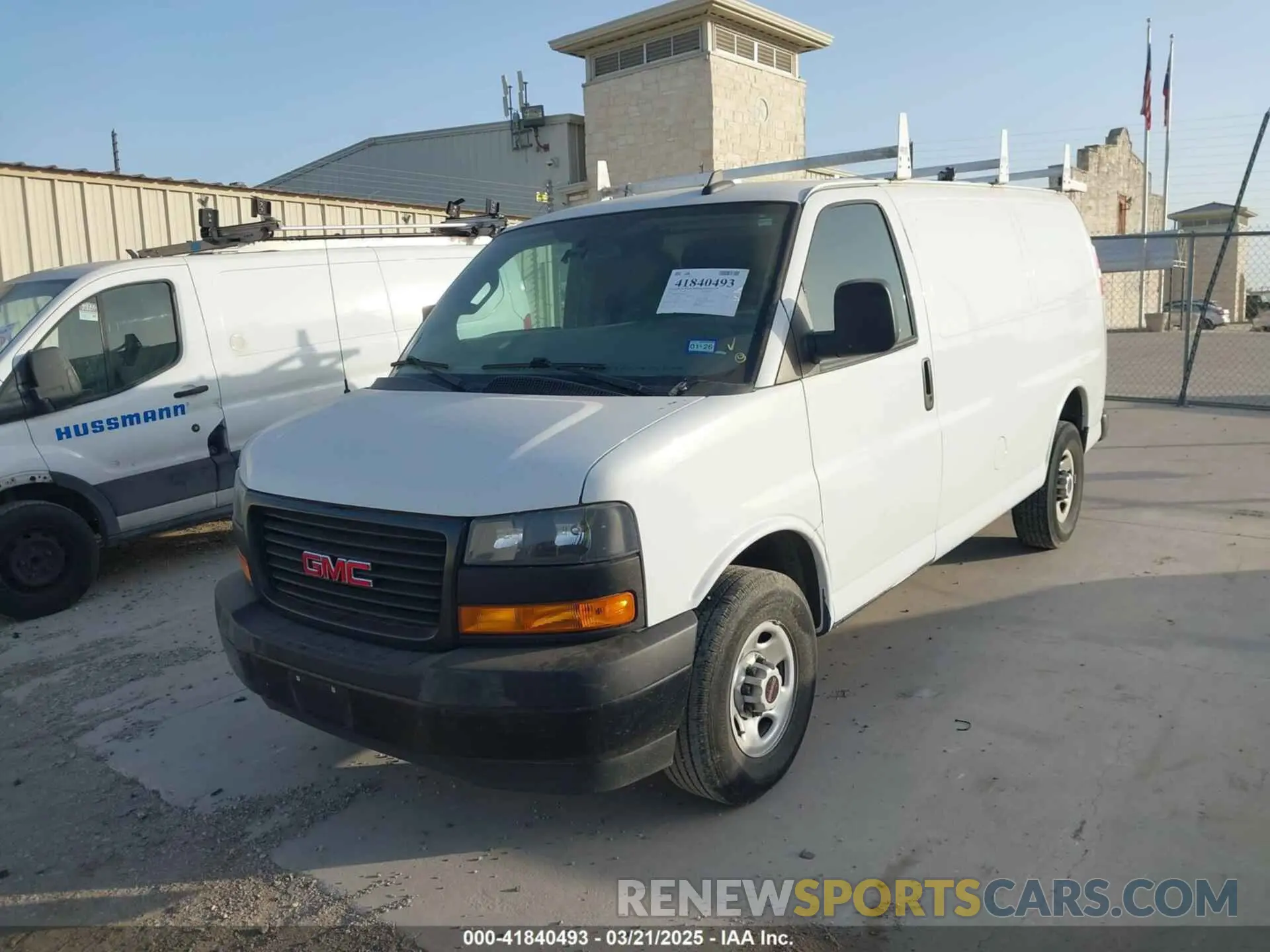 2 Photograph of a damaged car 1GTW7AFPXN1139117 GMC SAVANA CARGO 2022