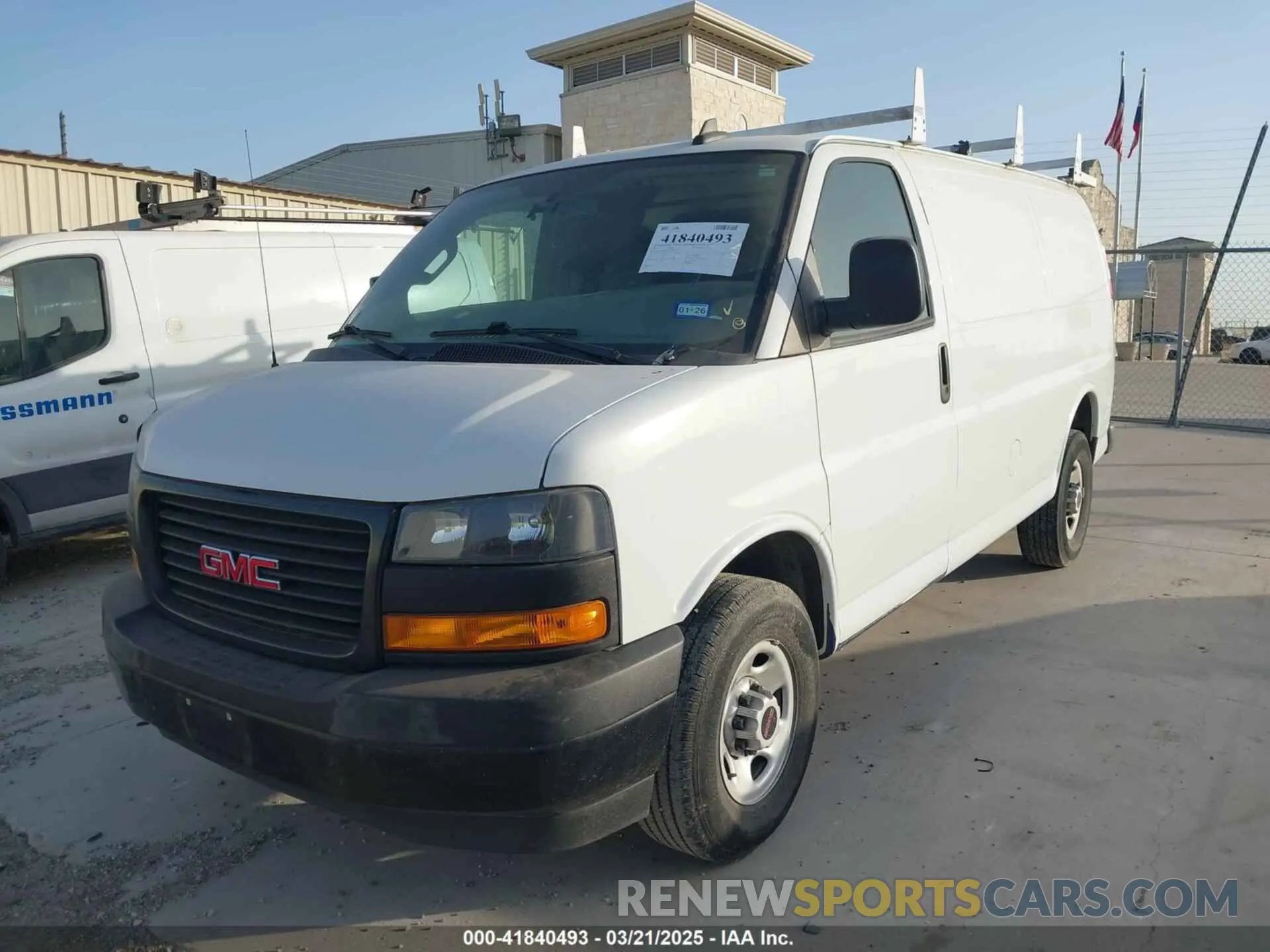 6 Photograph of a damaged car 1GTW7AFPXN1139117 GMC SAVANA CARGO 2022