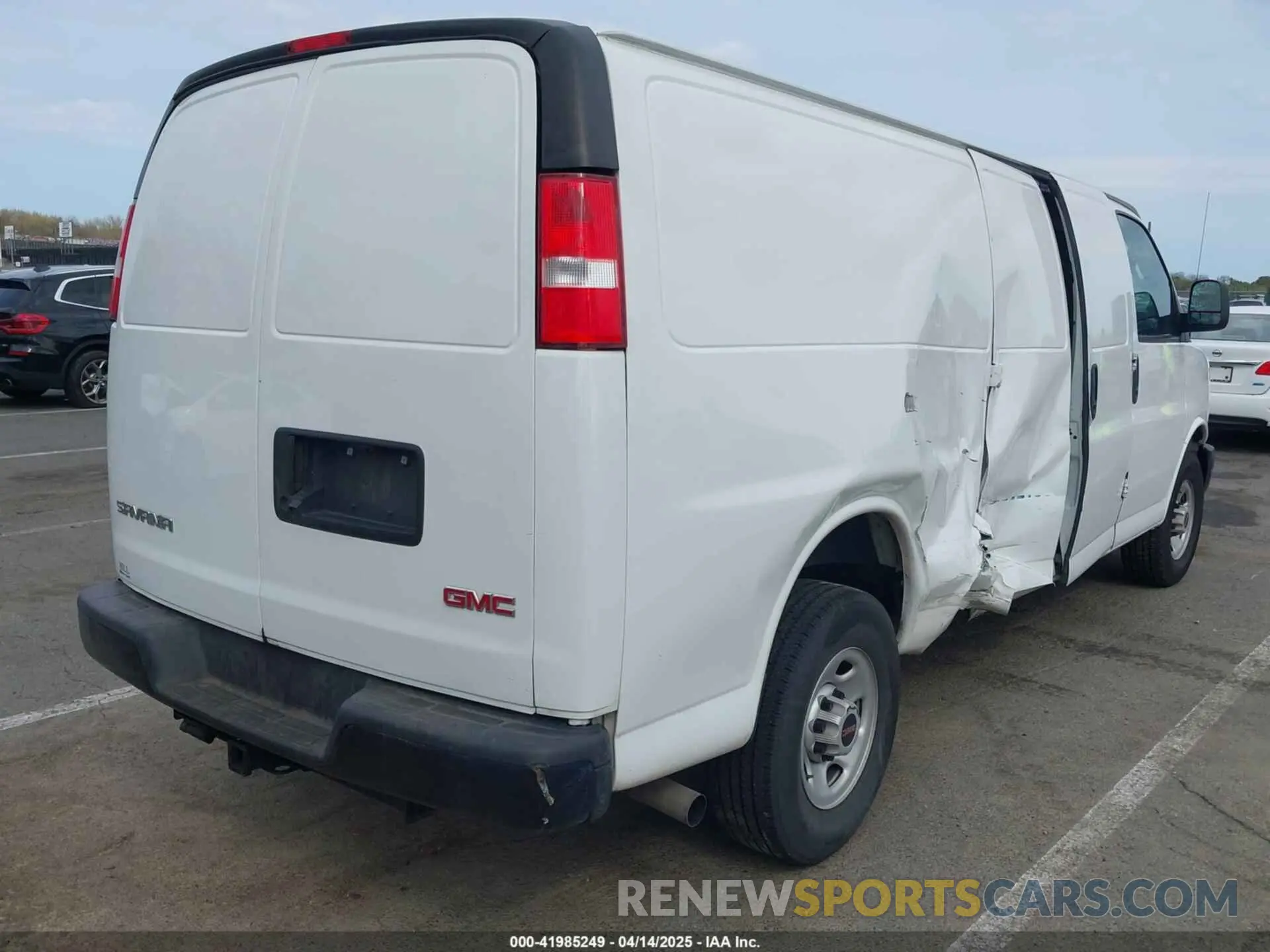 4 Photograph of a damaged car 1GTZ7HF75N1207555 GMC SAVANA CARGO 2022