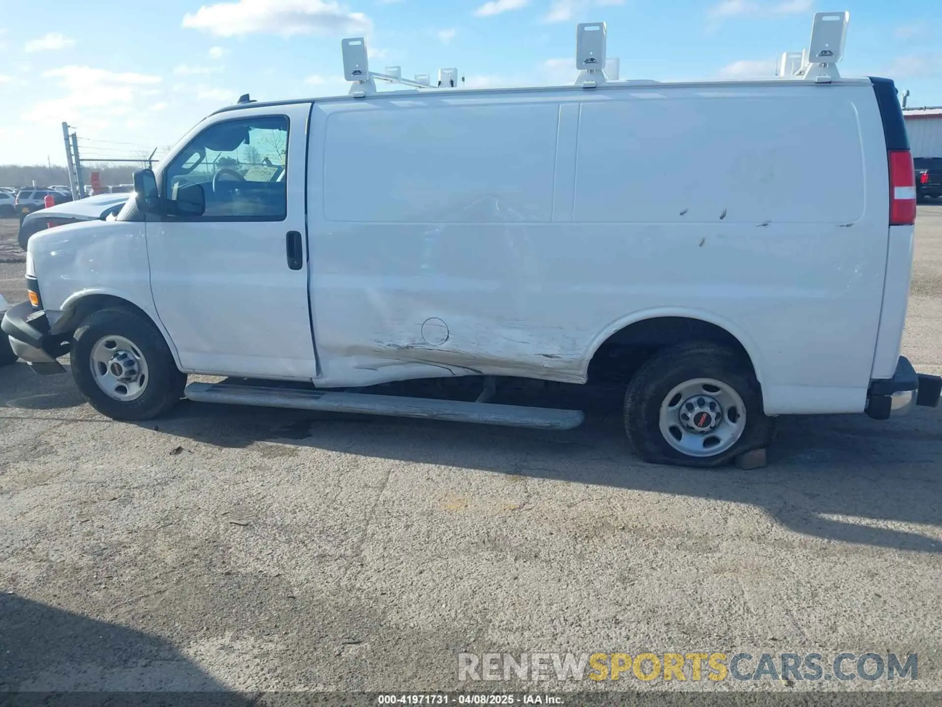 14 Photograph of a damaged car 1GTW7AFP0P1214894 GMC SAVANA CARGO 2023