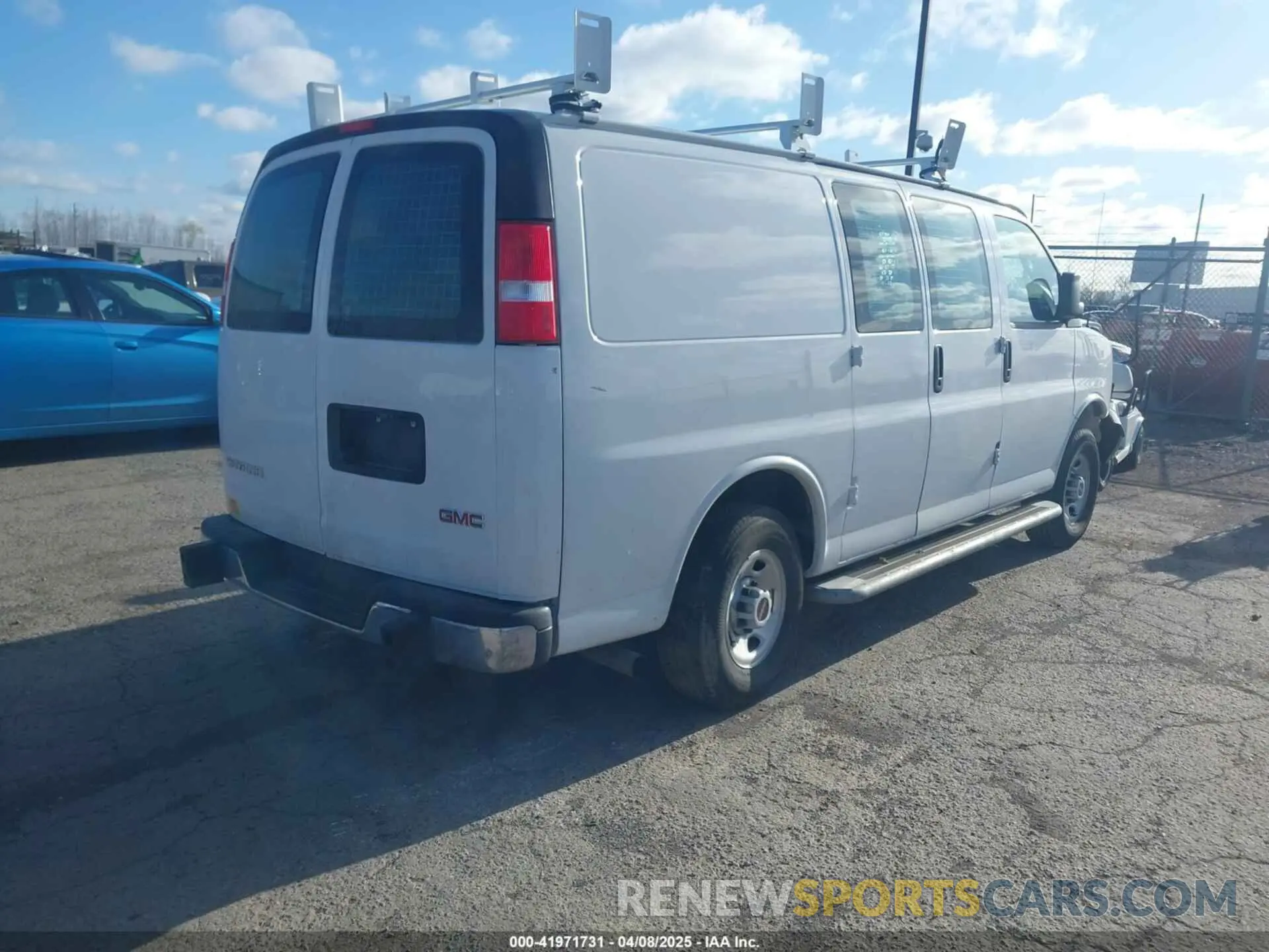 4 Photograph of a damaged car 1GTW7AFP0P1214894 GMC SAVANA CARGO 2023