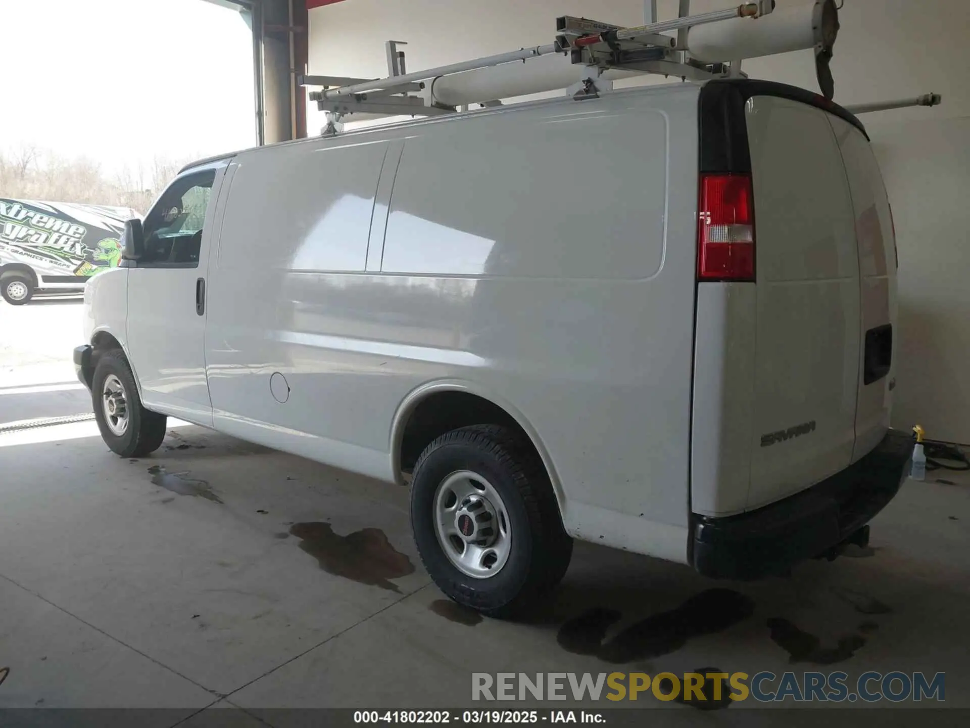 3 Photograph of a damaged car 1GTW7AFP2P1120306 GMC SAVANA CARGO 2023