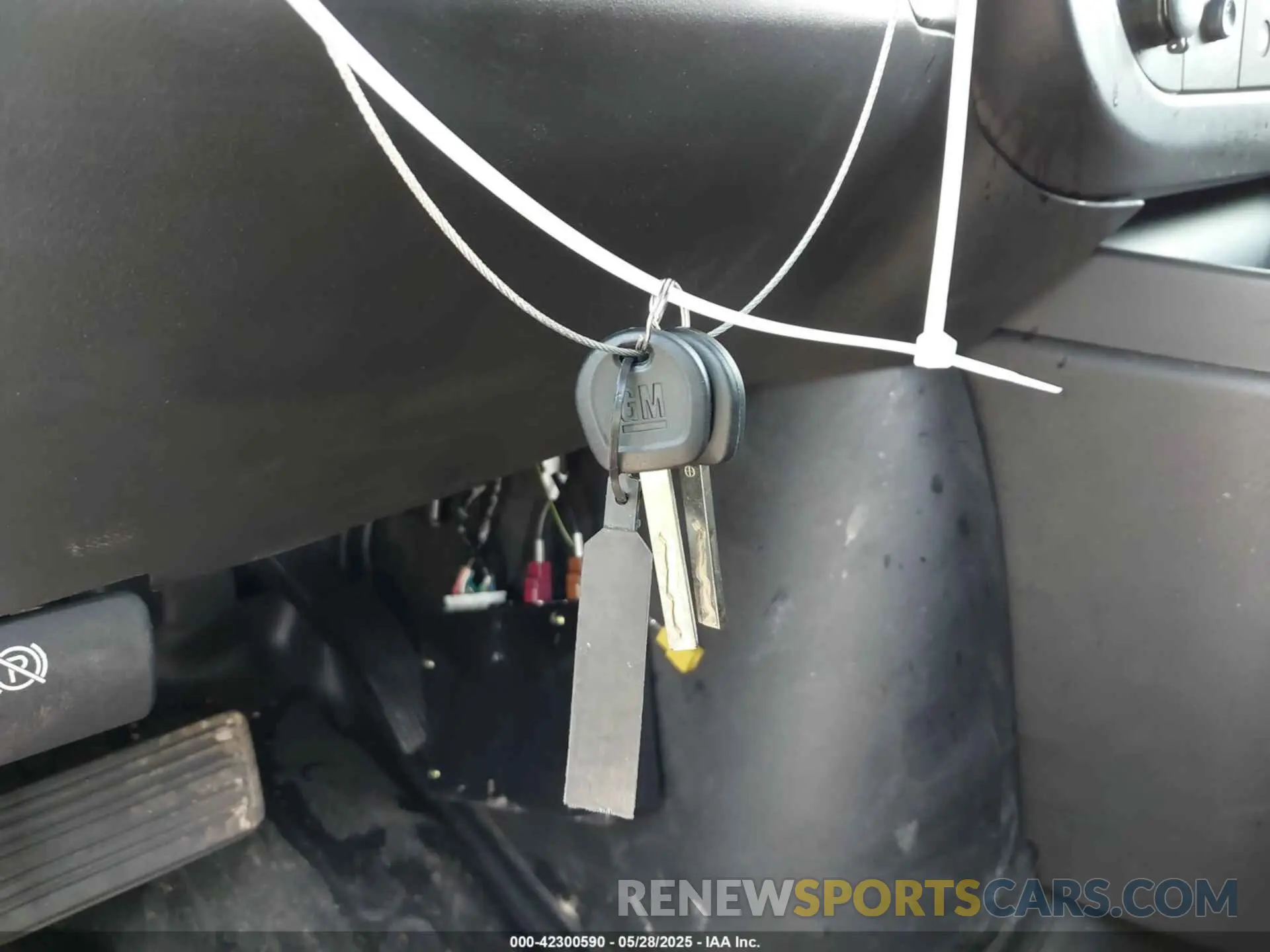 11 Photograph of a damaged car 1GTW7AFP9P1152928 GMC SAVANA CARGO 2023
