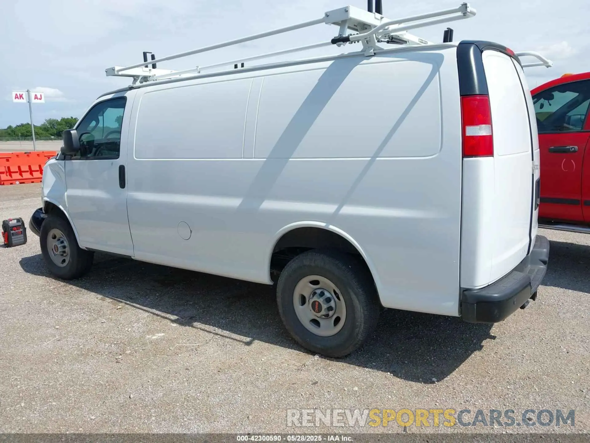 14 Photograph of a damaged car 1GTW7AFP9P1152928 GMC SAVANA CARGO 2023