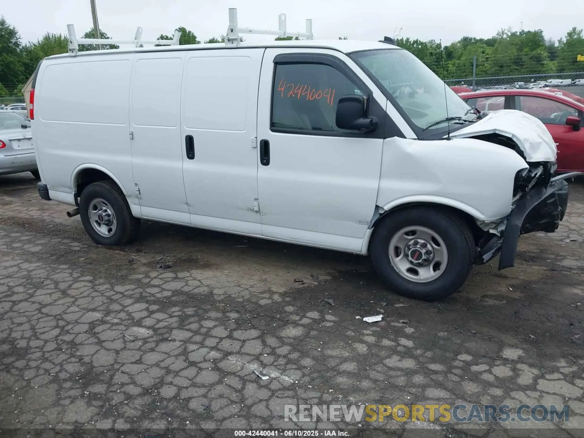 13 Photograph of a damaged car 1GTW7AFPXR1232550 GMC SAVANA CARGO 2024