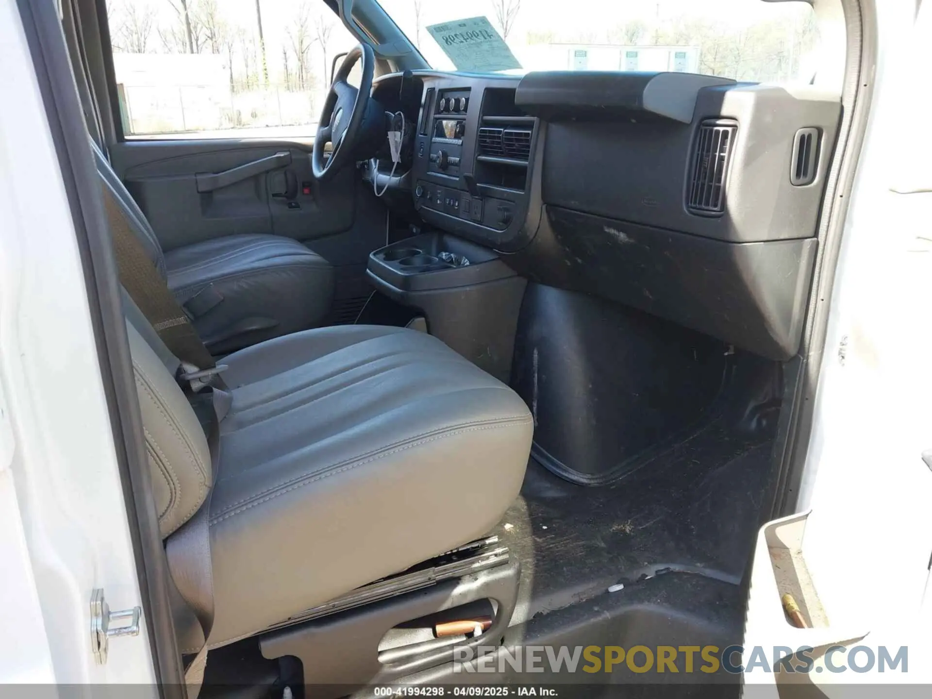 5 Photograph of a damaged car 1GTZ7GFP9R1224486 GMC SAVANA CARGO 2024