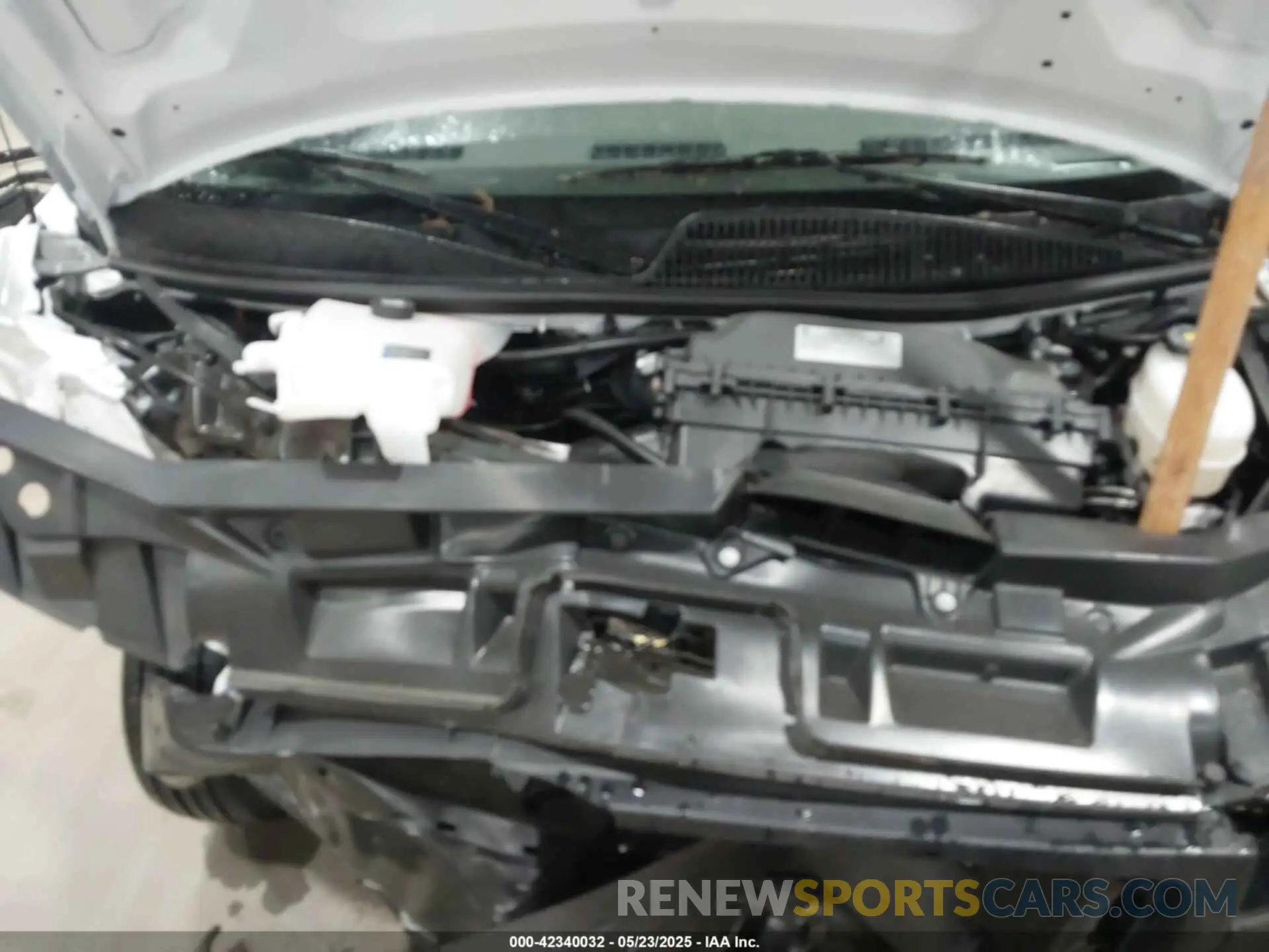 10 Photograph of a damaged car 1GTW7AFP7S1140785 GMC SAVANA CARGO 2025