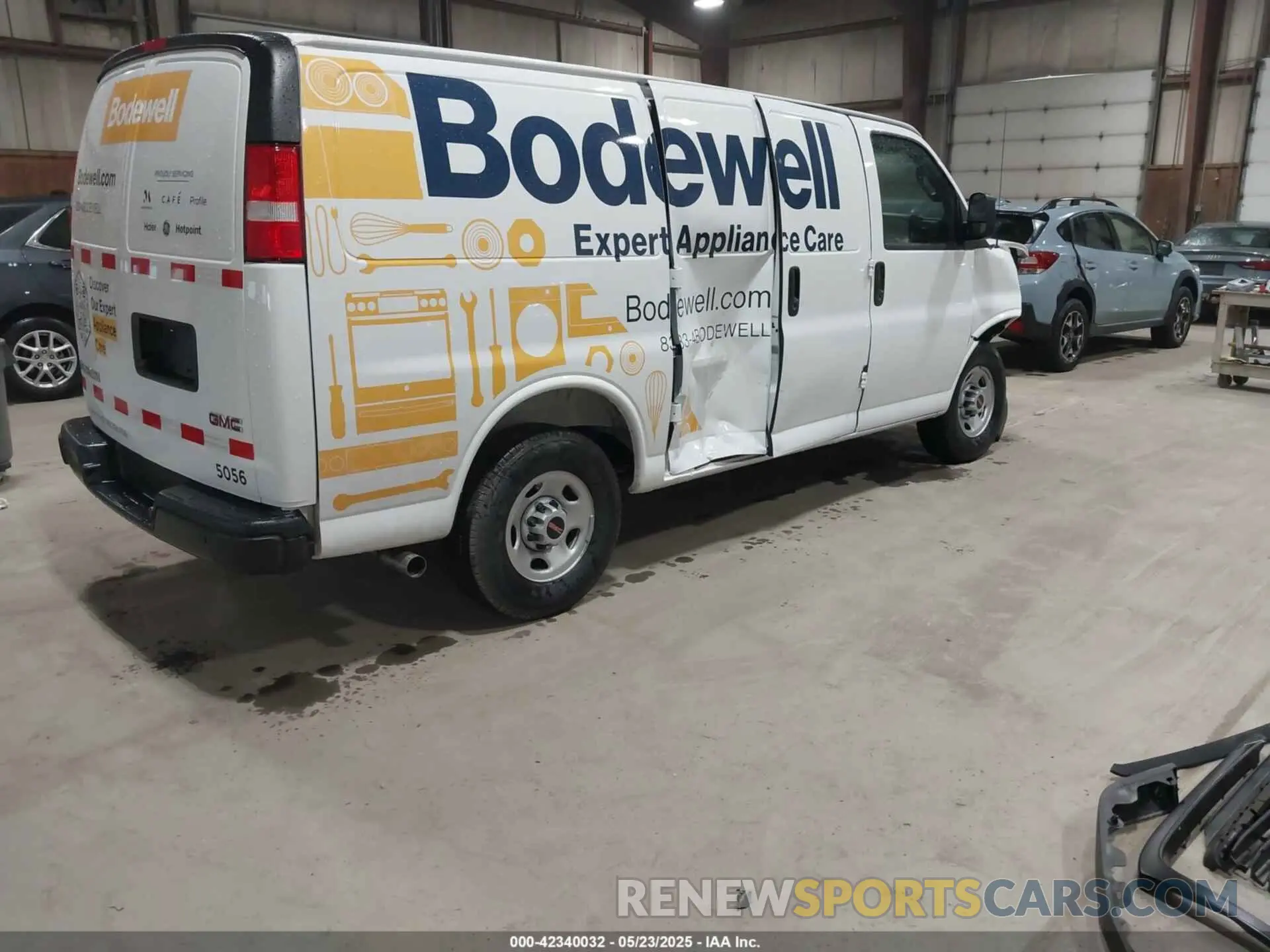 4 Photograph of a damaged car 1GTW7AFP7S1140785 GMC SAVANA CARGO 2025