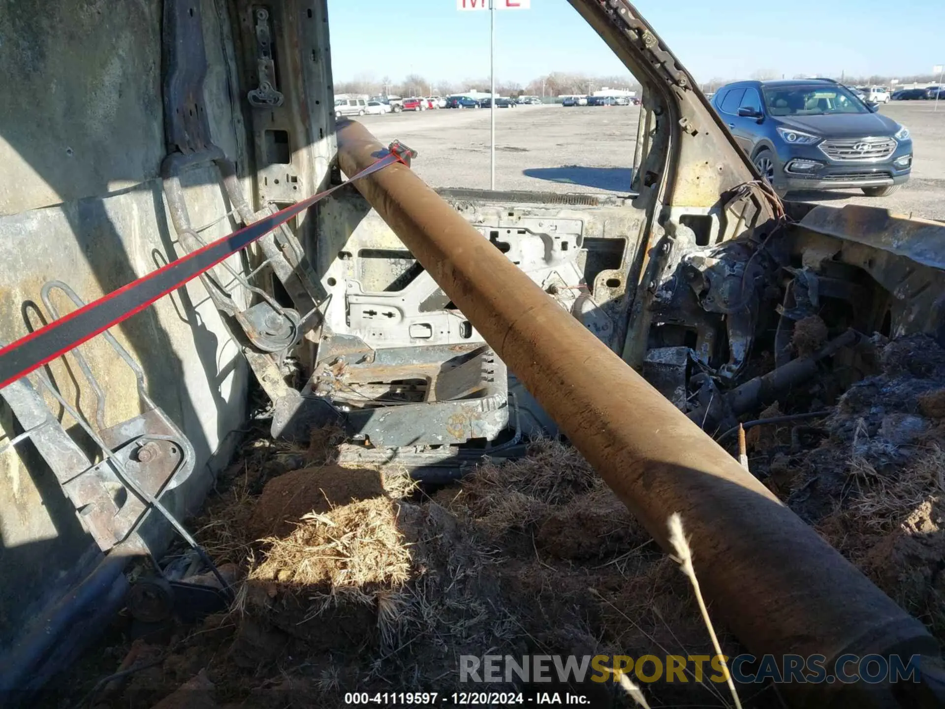 5 Photograph of a damaged car 1GD07RFP1K1178996 GMC SAVANA CUTAWAY 2019