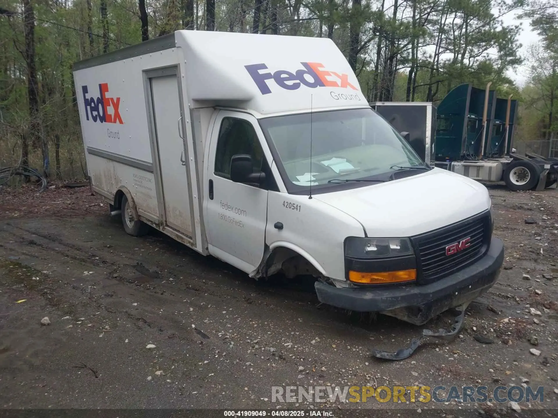 1 Photograph of a damaged car 1GD07SFP1K1295775 GMC SAVANA CUTAWAY 2019