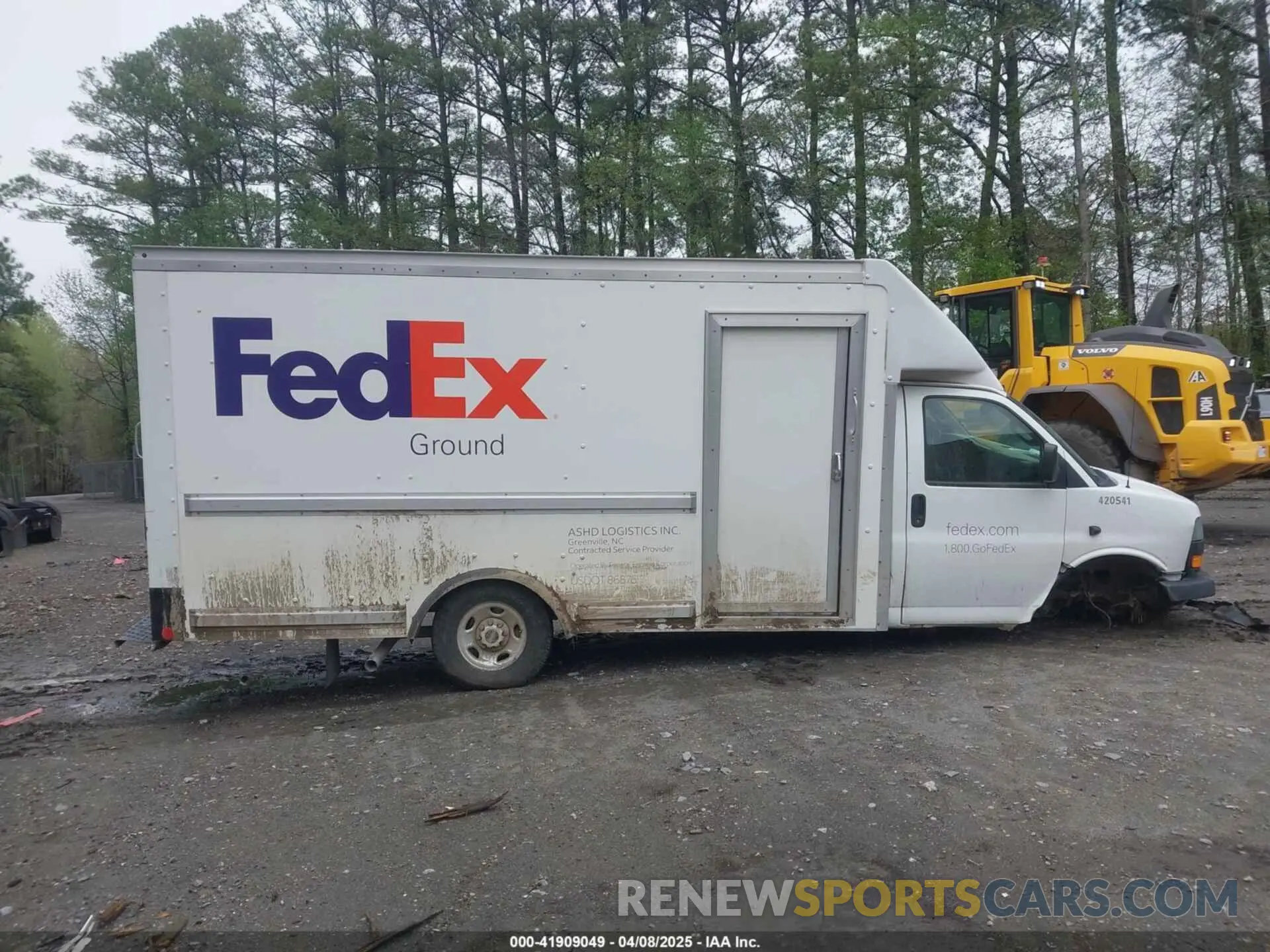 13 Photograph of a damaged car 1GD07SFP1K1295775 GMC SAVANA CUTAWAY 2019