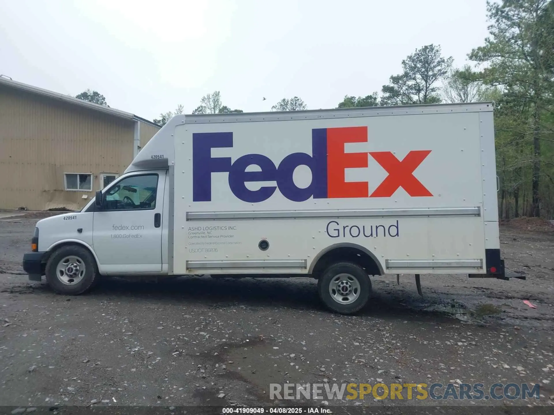 14 Photograph of a damaged car 1GD07SFP1K1295775 GMC SAVANA CUTAWAY 2019