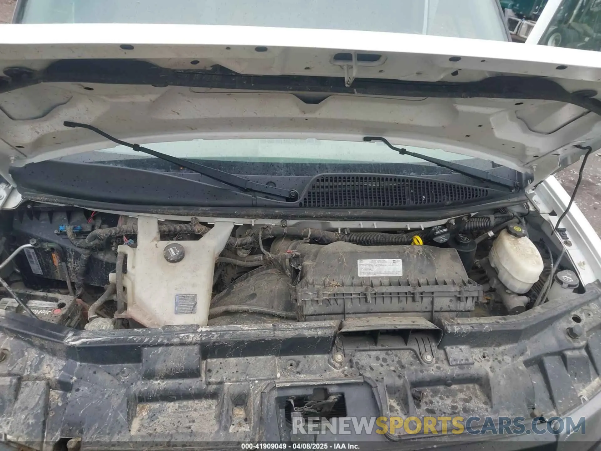 9 Photograph of a damaged car 1GD07SFP1K1295775 GMC SAVANA CUTAWAY 2019