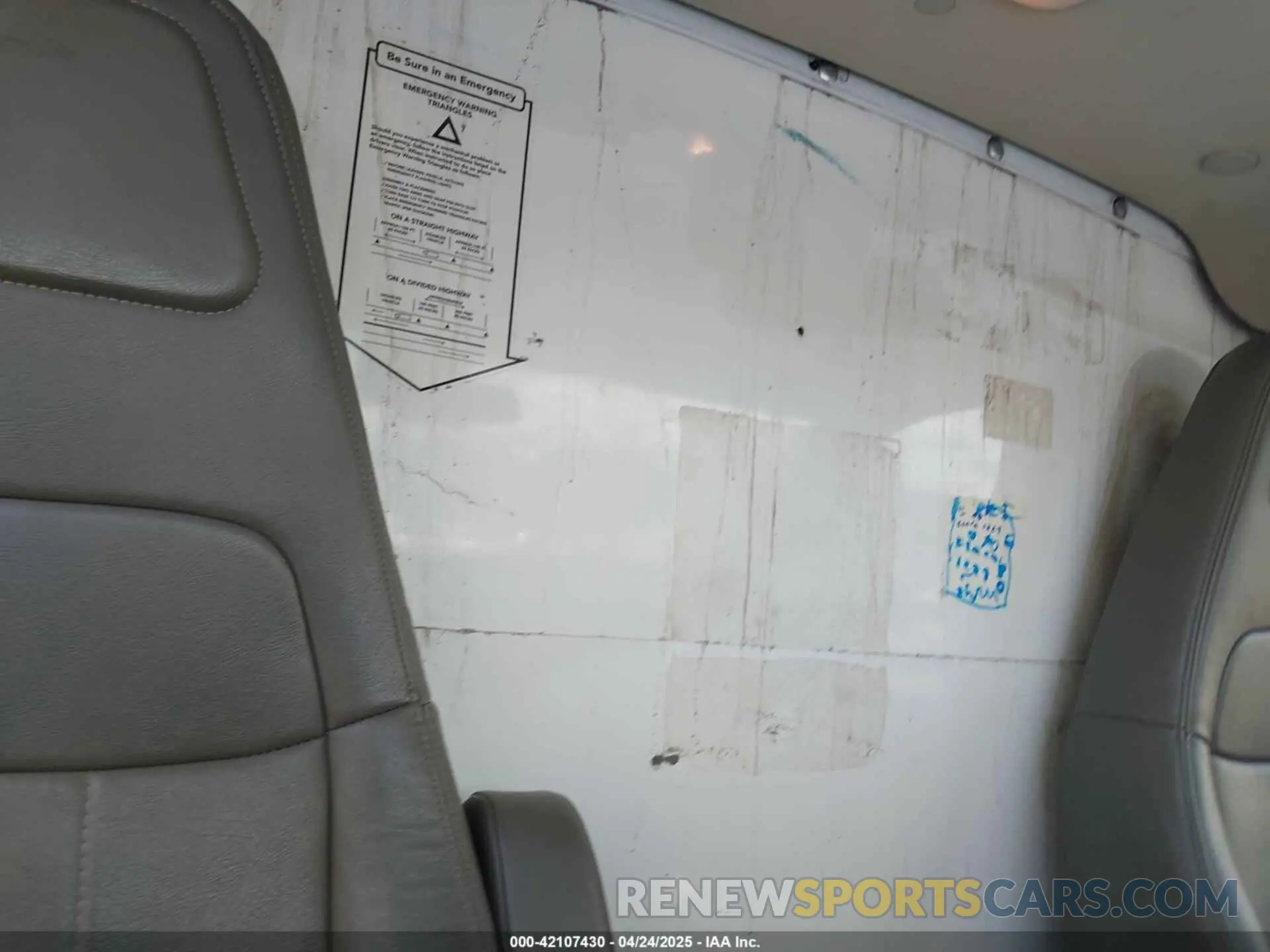 8 Photograph of a damaged car 7GZ37TCGXKN005699 GMC SAVANA CUTAWAY 2019