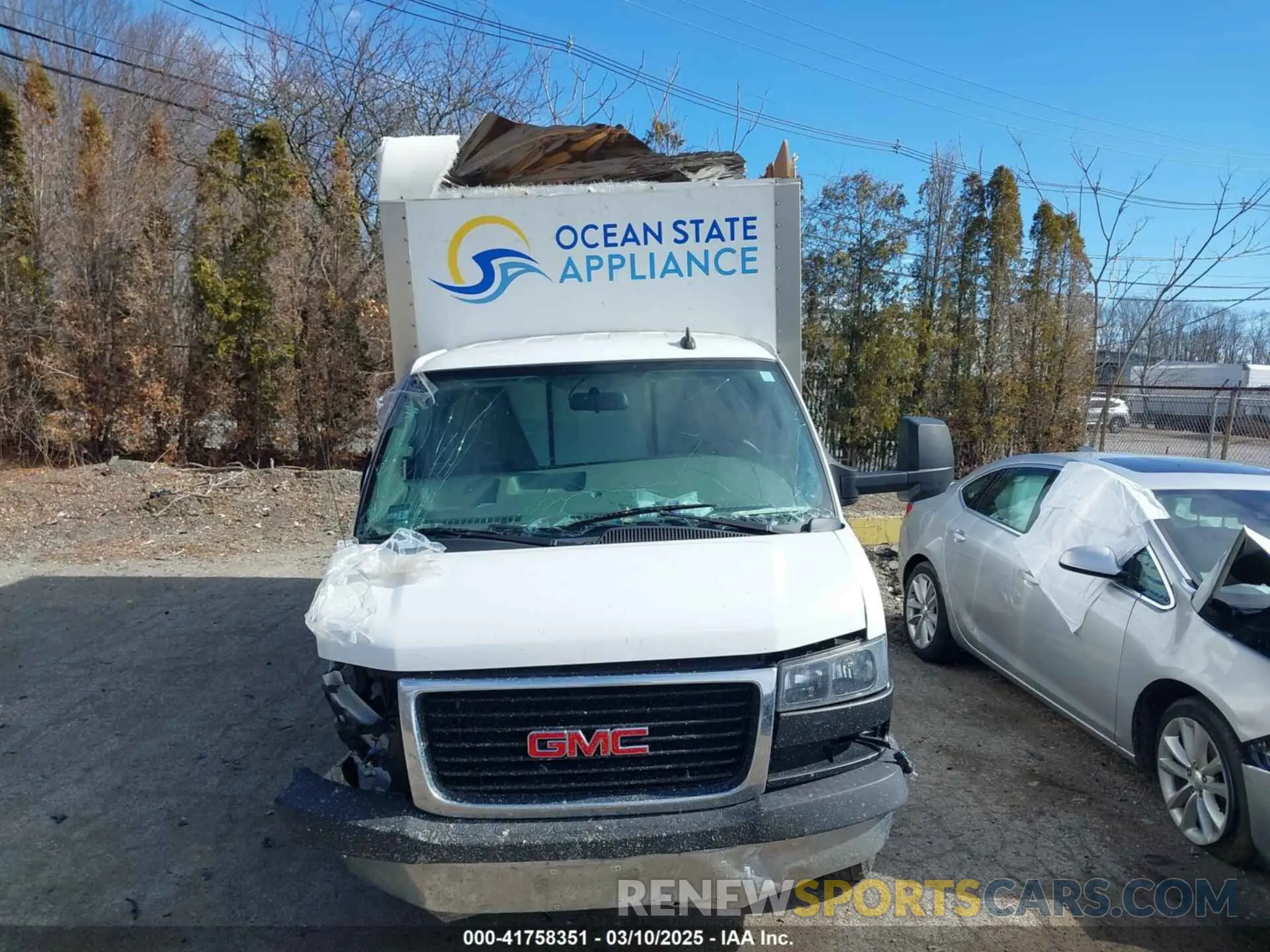 12 Photograph of a damaged car 1GD07RFG1L1266707 GMC SAVANA CUTAWAY 2020