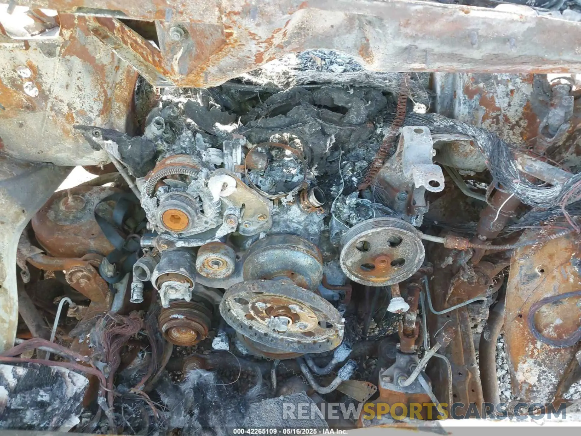 10 Photograph of a damaged car 7GZ37TC78MN000097 GMC SAVANA CUTAWAY 2021