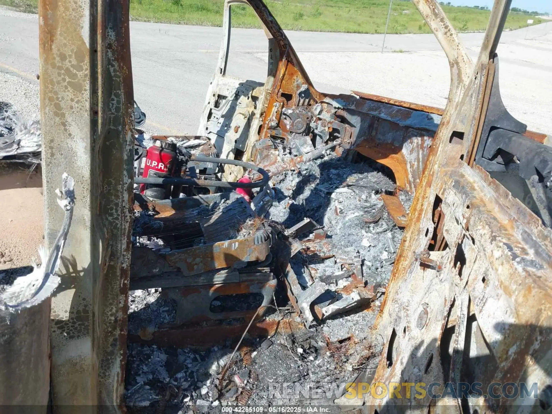 5 Photograph of a damaged car 7GZ37TC78MN000097 GMC SAVANA CUTAWAY 2021