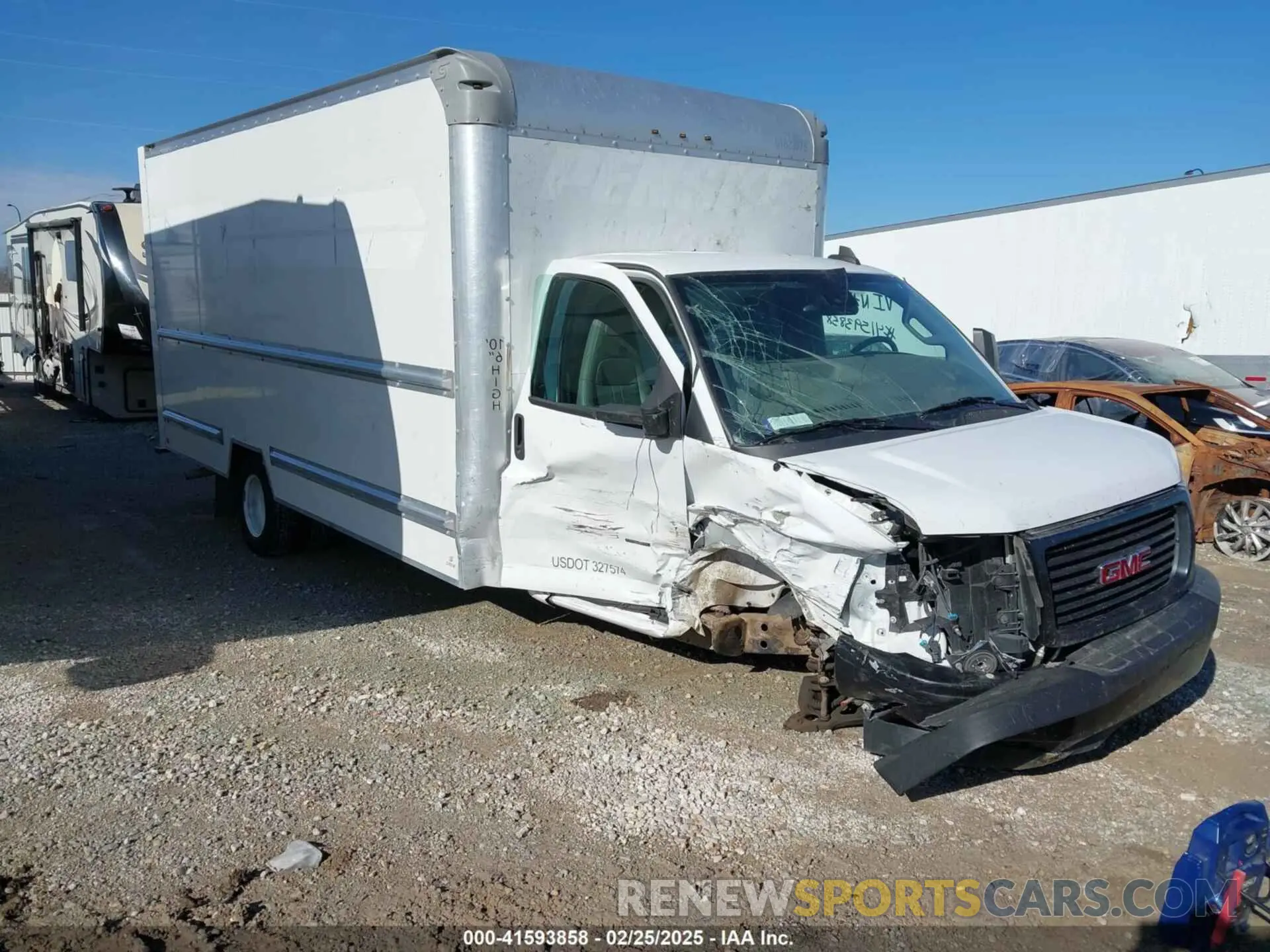 1 Photograph of a damaged car 7GZ37TC79MN013439 GMC SAVANA CUTAWAY 2021