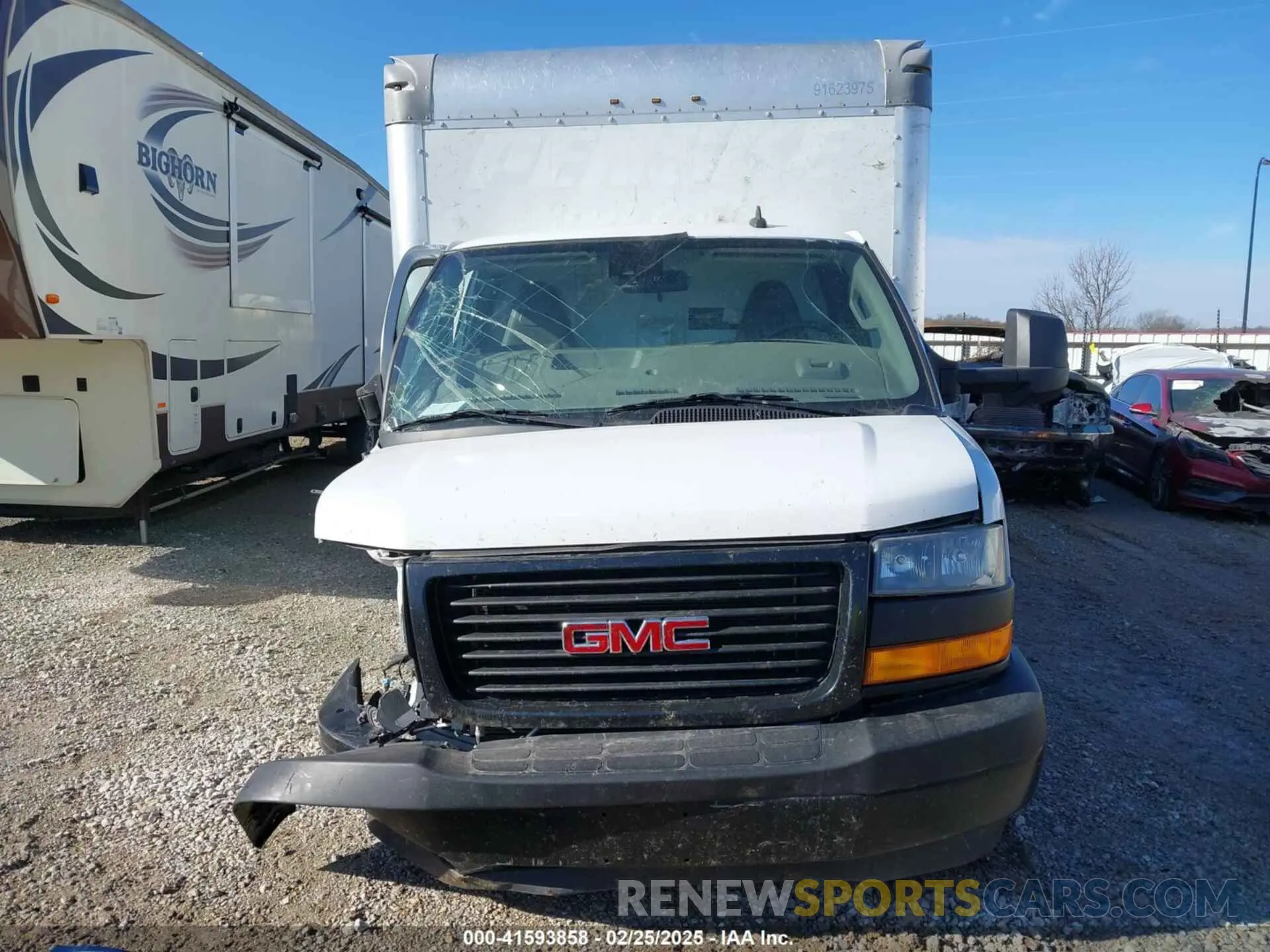 12 Photograph of a damaged car 7GZ37TC79MN013439 GMC SAVANA CUTAWAY 2021