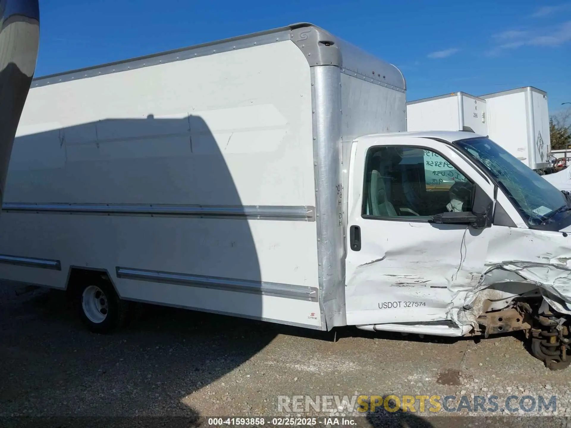 13 Photograph of a damaged car 7GZ37TC79MN013439 GMC SAVANA CUTAWAY 2021