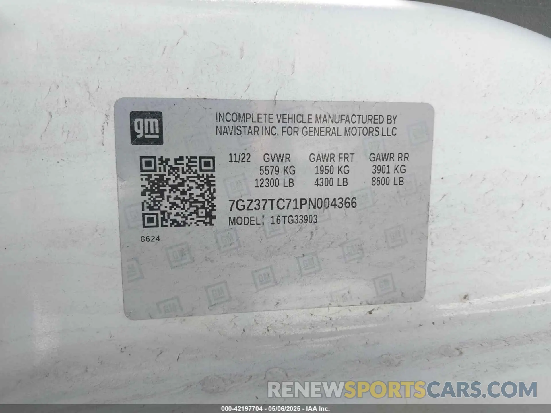 9 Photograph of a damaged car 7GZ37TC71PN004366 GMC SAVANA CUTAWAY 2023