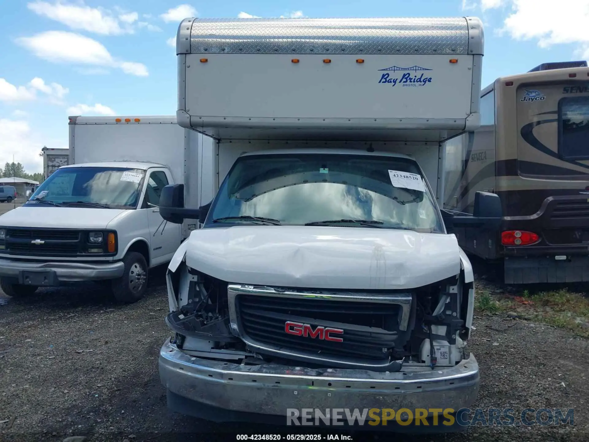 15 Photograph of a damaged car 7GZ67VC72PN000884 GMC SAVANA CUTAWAY 4500 2023