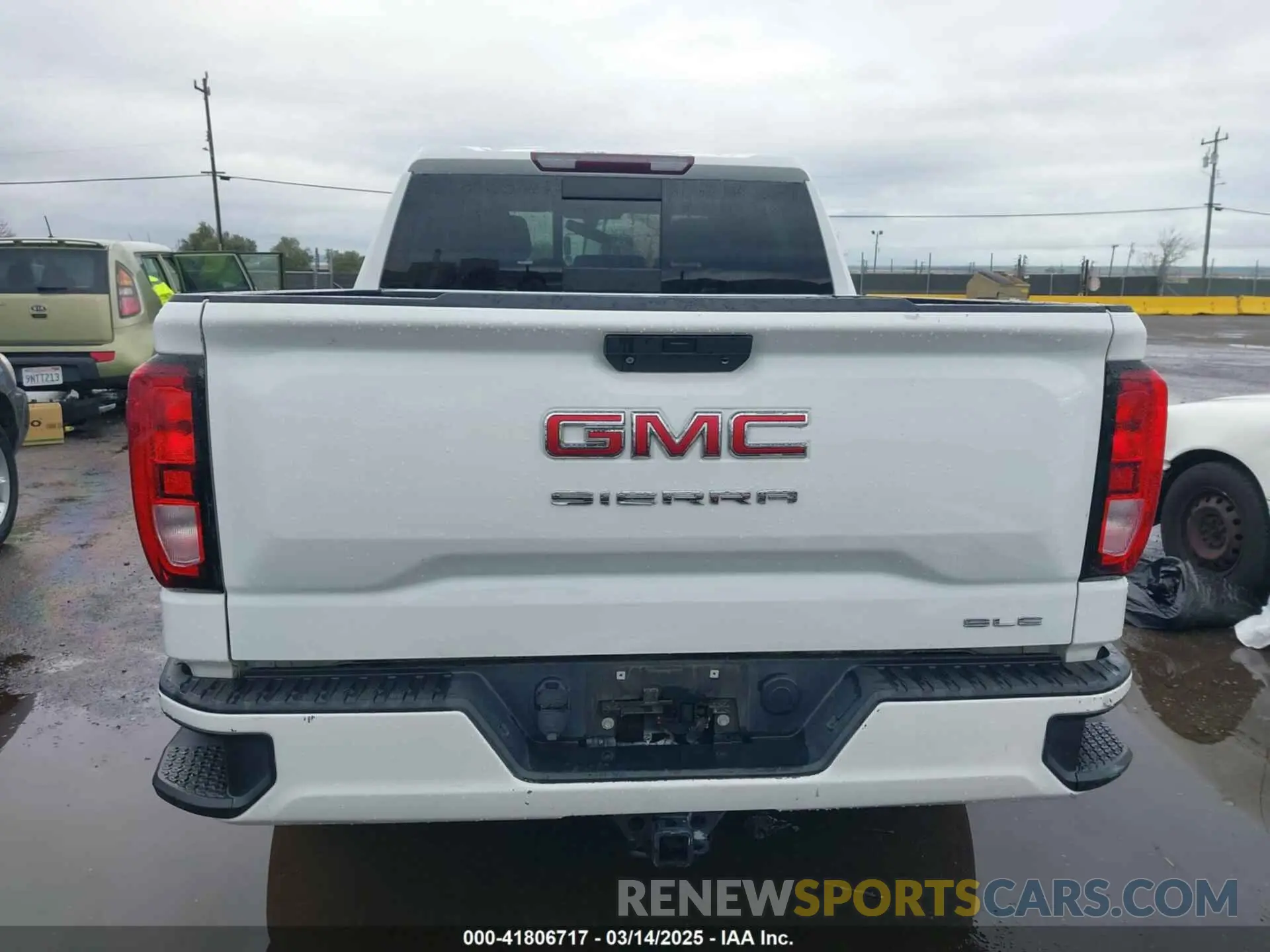 17 Photograph of a damaged car 1GTP8BED5KZ364377 GMC SIERRA 1500 2019