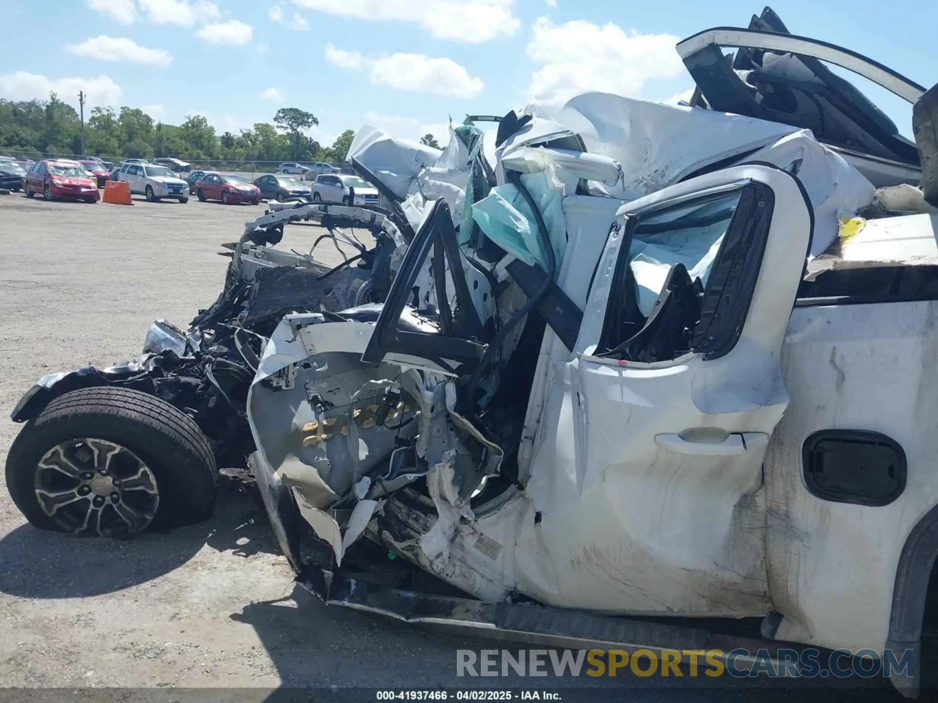 19 Photograph of a damaged car 1GTP8BEK6KZ363219 GMC SIERRA 1500 2019
