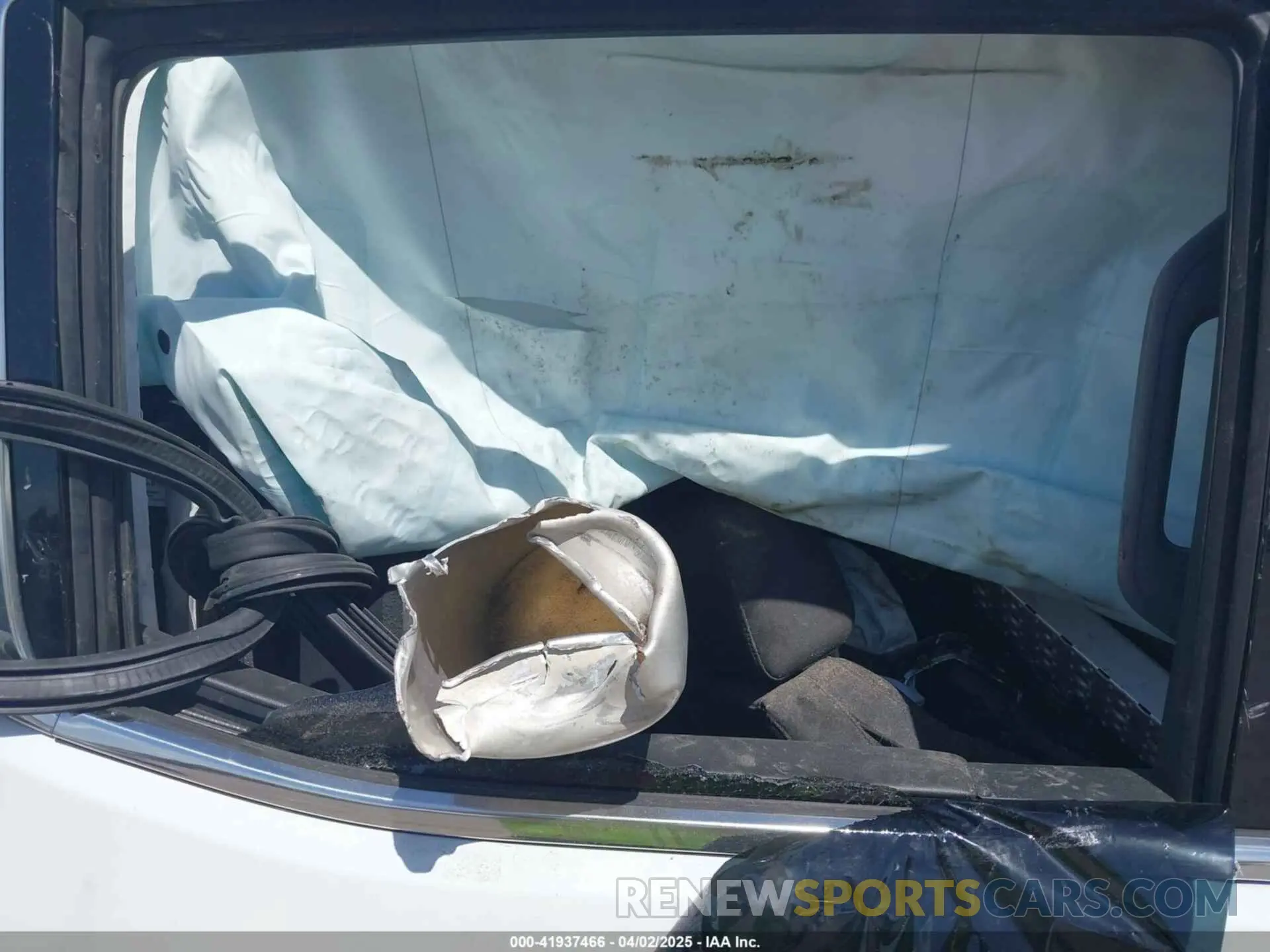 8 Photograph of a damaged car 1GTP8BEK6KZ363219 GMC SIERRA 1500 2019