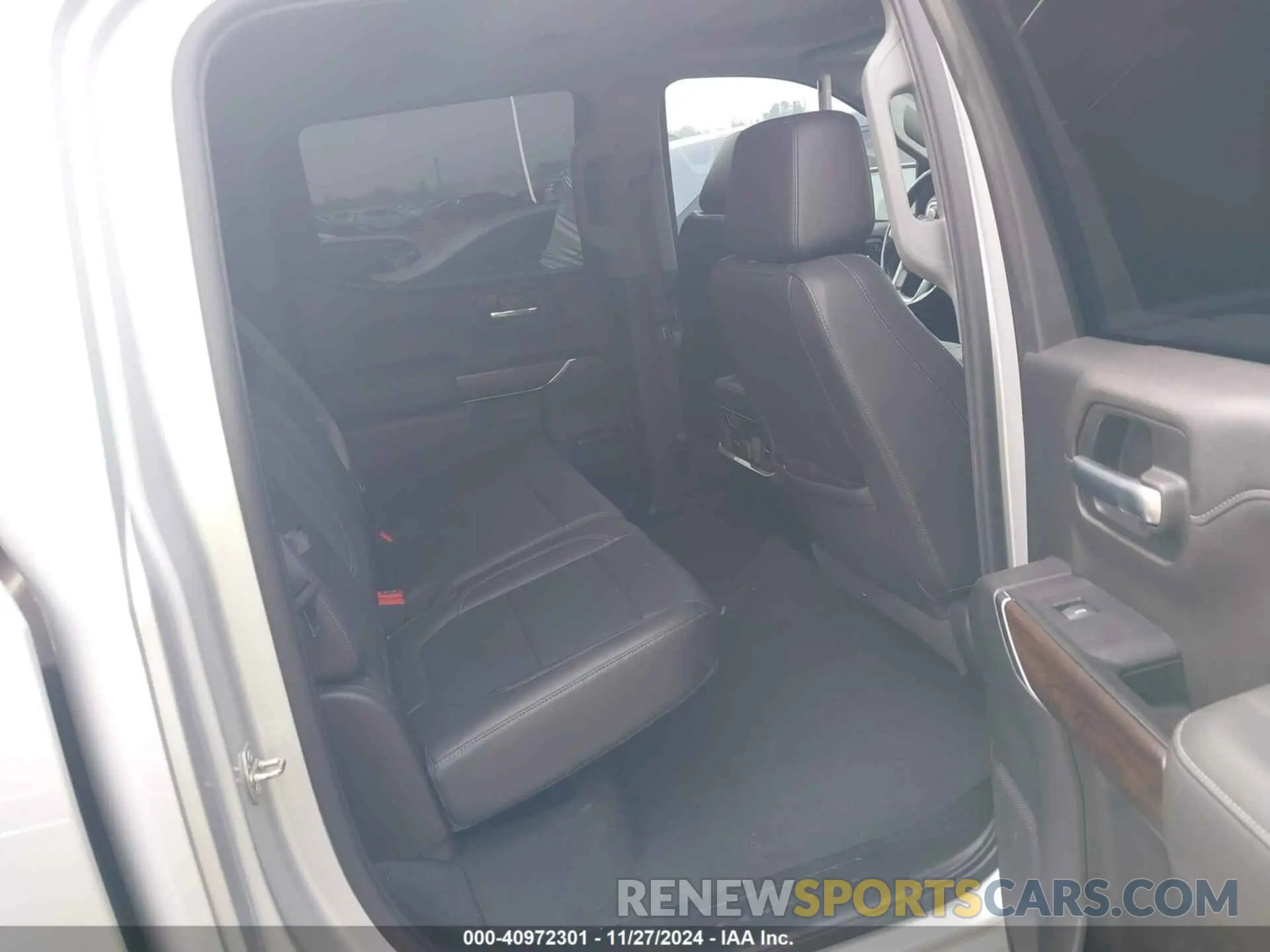 8 Photograph of a damaged car 1GTP8DED1KZ116381 GMC SIERRA 1500 2019