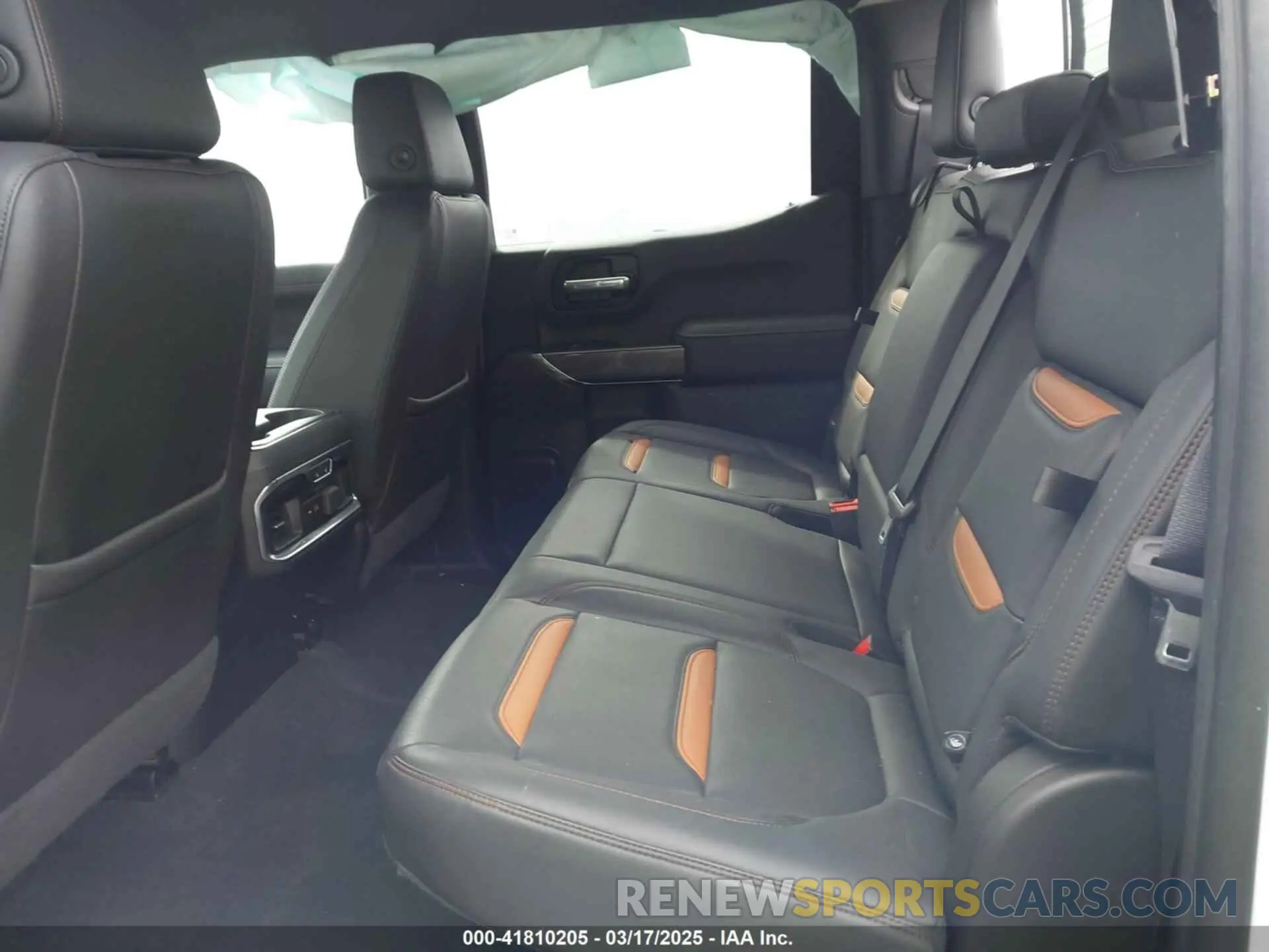 8 Photograph of a damaged car 1GTP9EED8KZ356949 GMC SIERRA 1500 2019