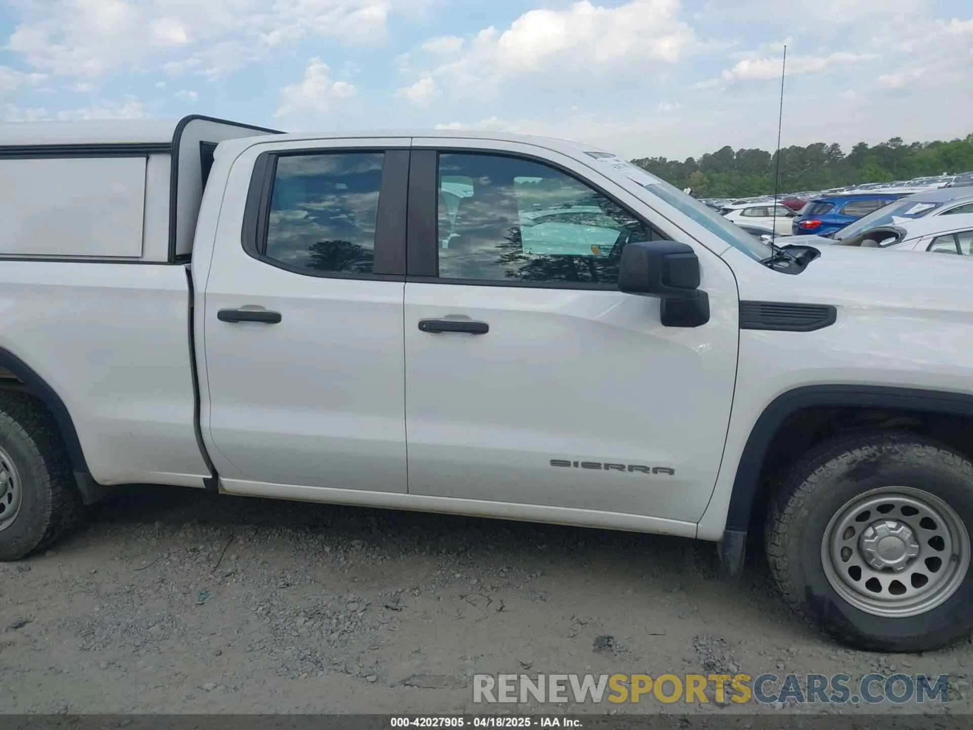 13 Photograph of a damaged car 1GTR8AEH5KZ311510 GMC SIERRA 1500 2019