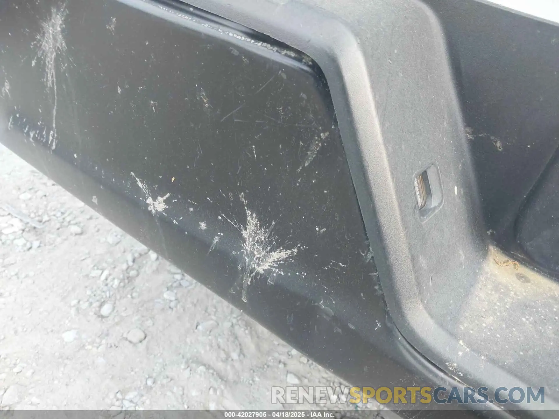 18 Photograph of a damaged car 1GTR8AEH5KZ311510 GMC SIERRA 1500 2019