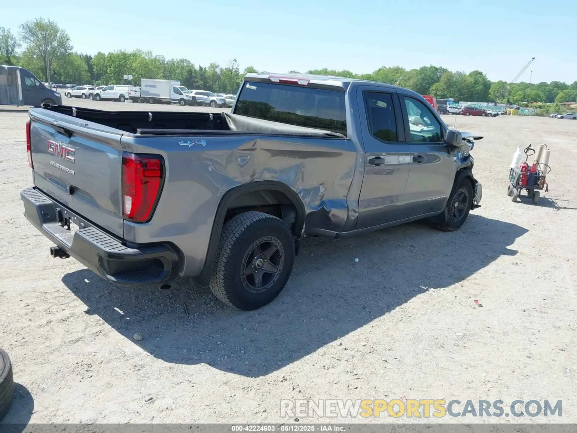 4 Photograph of a damaged car 1GTR9AEF0KZ355488 GMC SIERRA 1500 2019