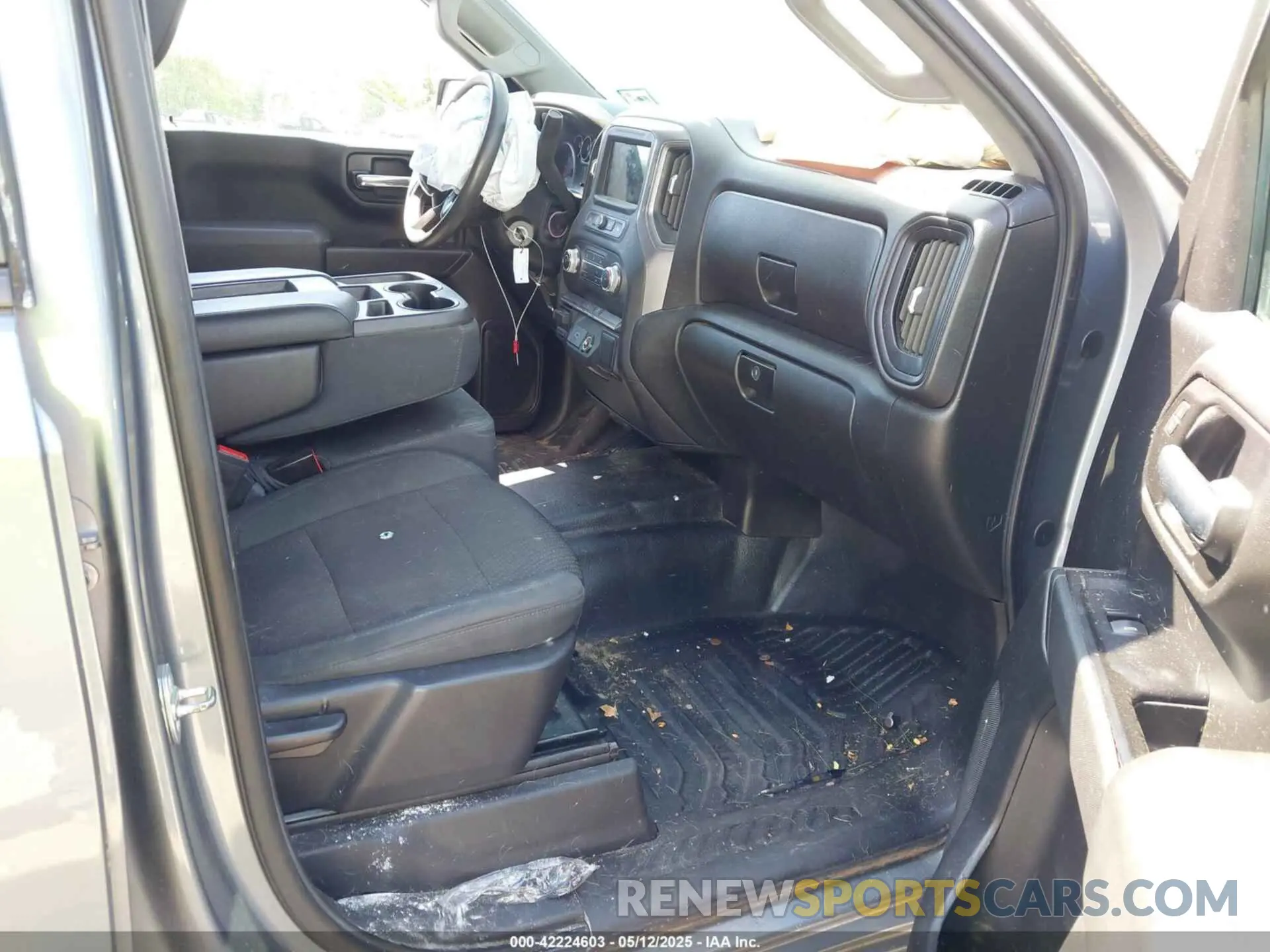 5 Photograph of a damaged car 1GTR9AEF0KZ355488 GMC SIERRA 1500 2019