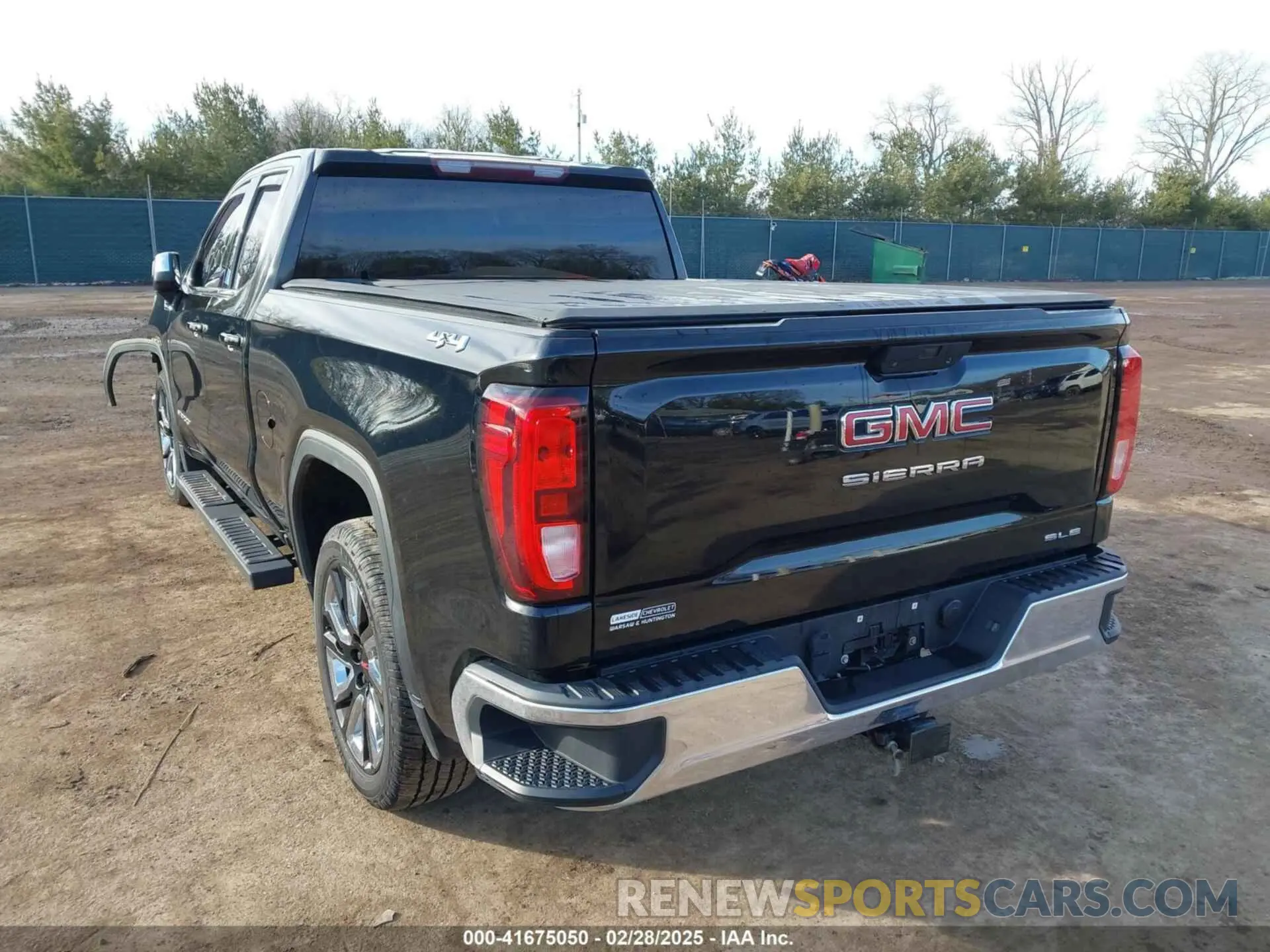 3 Photograph of a damaged car 1GTR9BED2KZ405585 GMC SIERRA 1500 2019