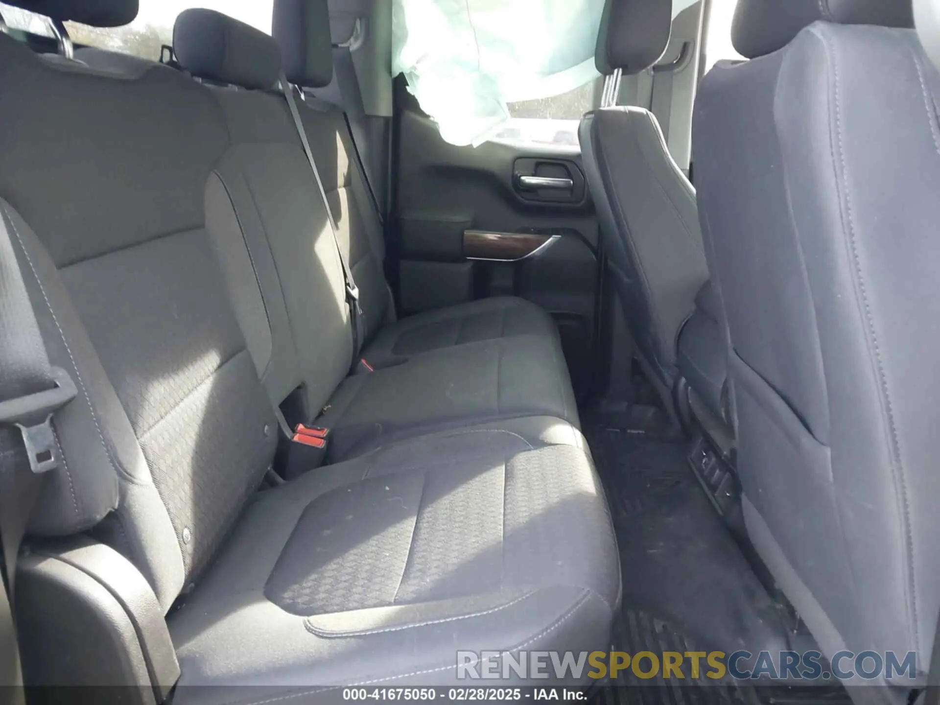 8 Photograph of a damaged car 1GTR9BED2KZ405585 GMC SIERRA 1500 2019