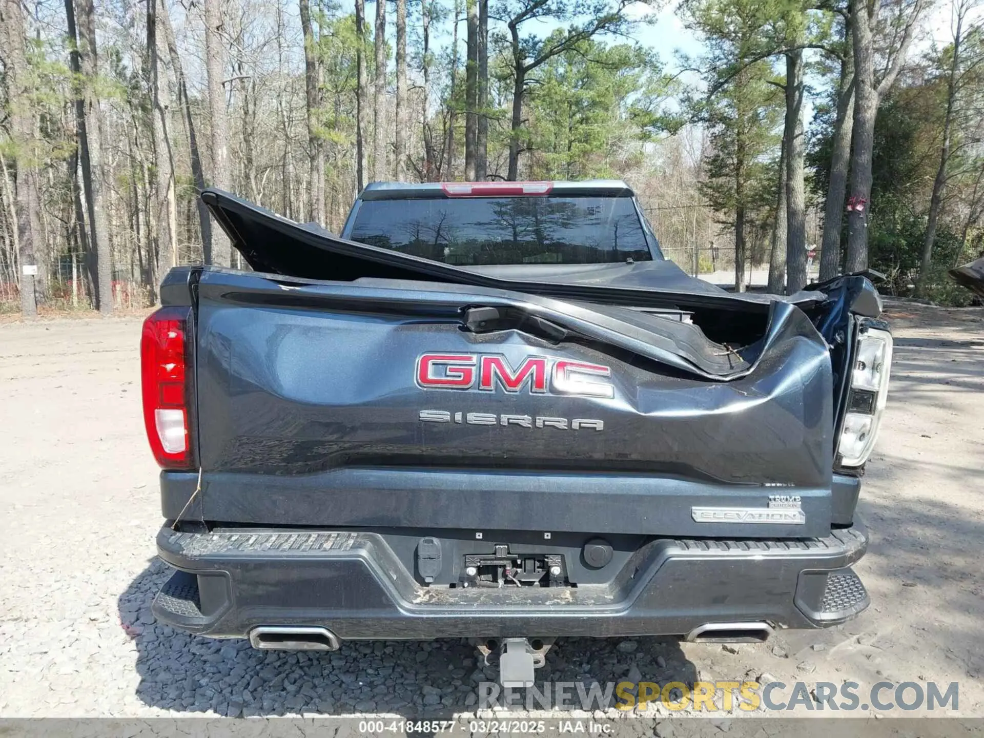 17 Photograph of a damaged car 1GTR9CED3KZ184522 GMC SIERRA 1500 2019