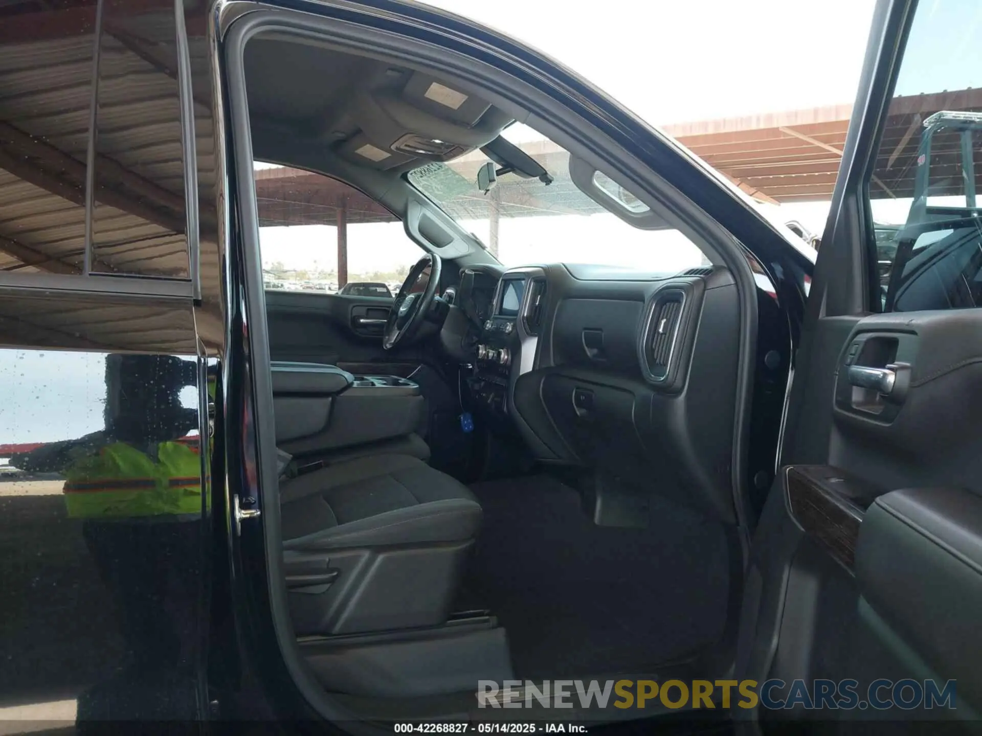 5 Photograph of a damaged car 1GTR9CED5KZ165373 GMC SIERRA 1500 2019