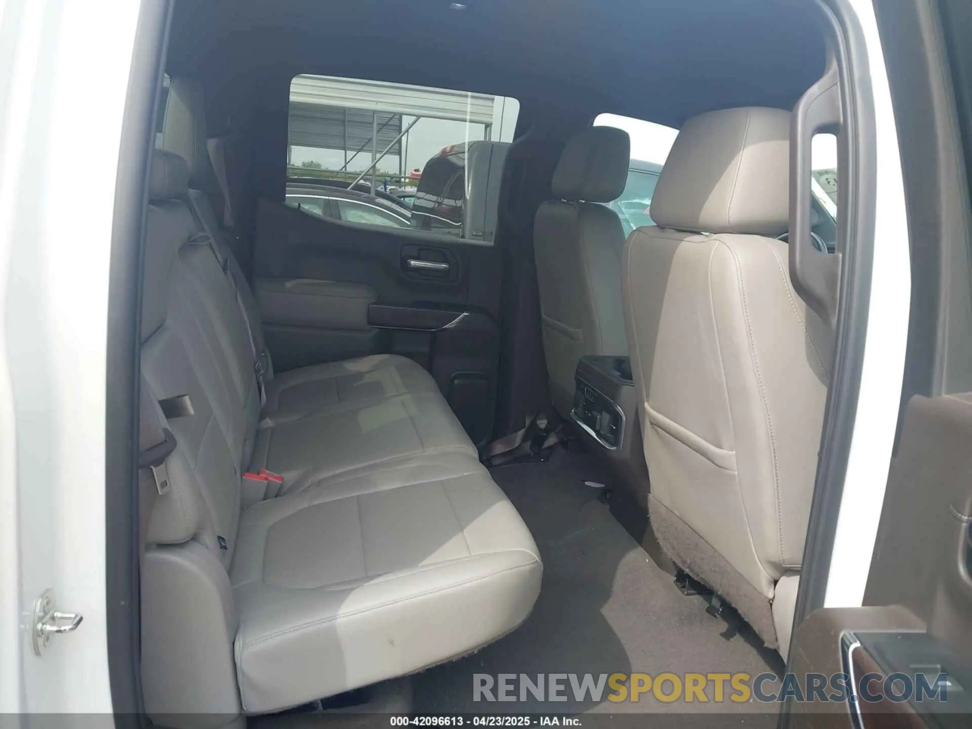 8 Photograph of a damaged car 1GTU9DED1KZ193901 GMC SIERRA 1500 2019