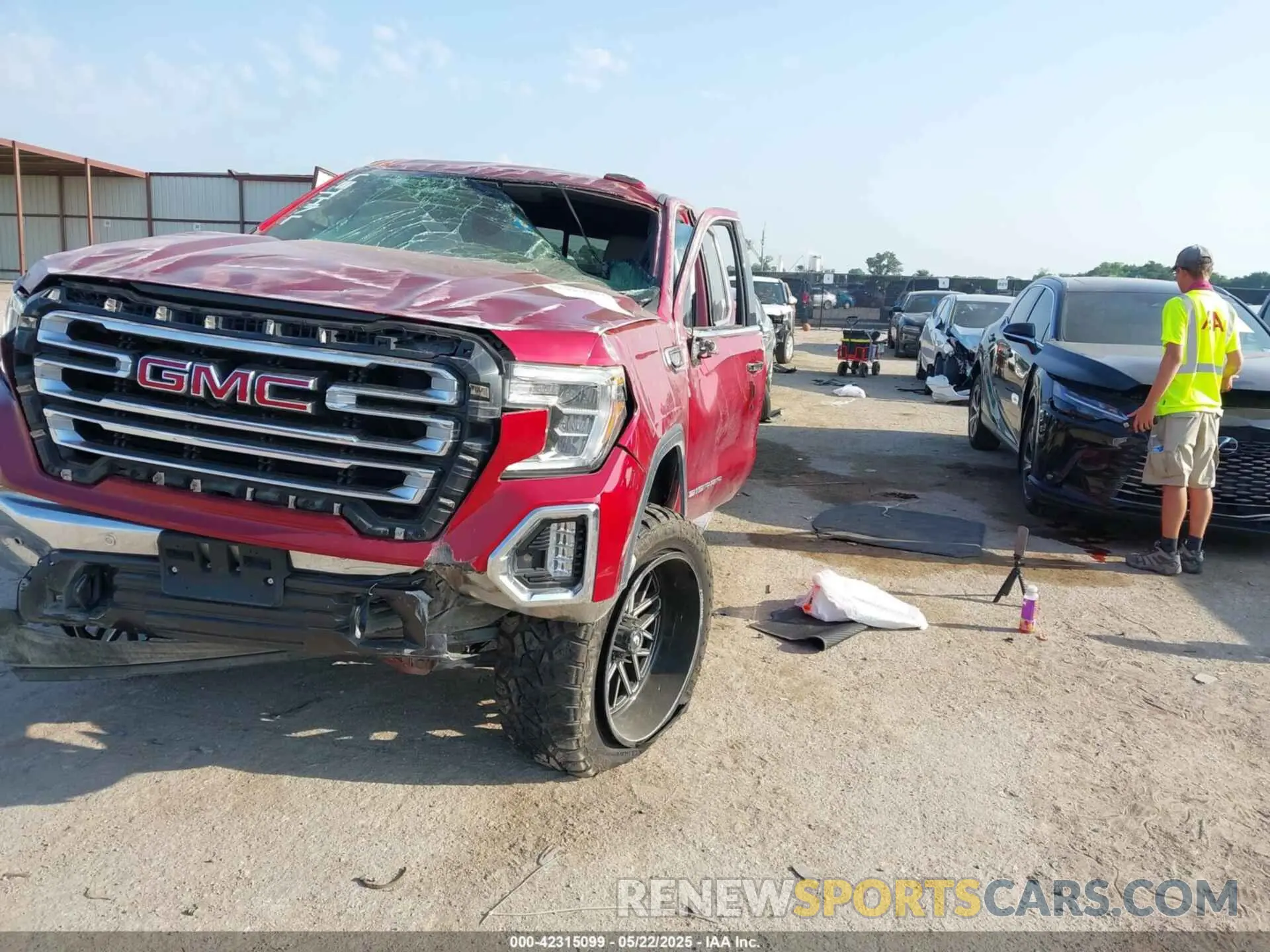2 Photograph of a damaged car 1GTU9DED2KZ210981 GMC SIERRA 1500 2019