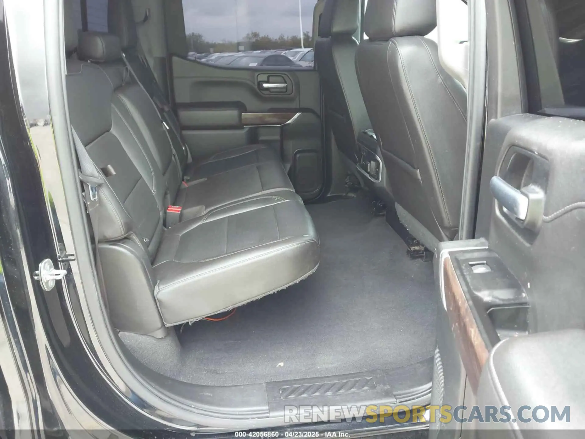 8 Photograph of a damaged car 1GTU9DED3KZ118083 GMC SIERRA 1500 2019