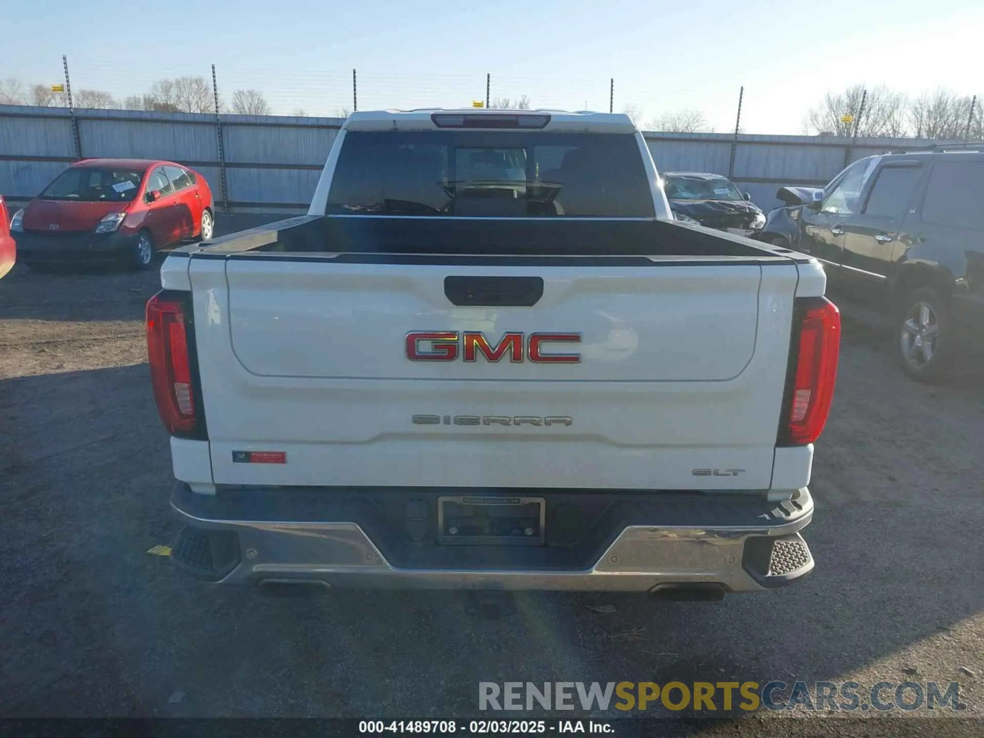 16 Photograph of a damaged car 1GTU9DEL9KZ122372 GMC SIERRA 1500 2019