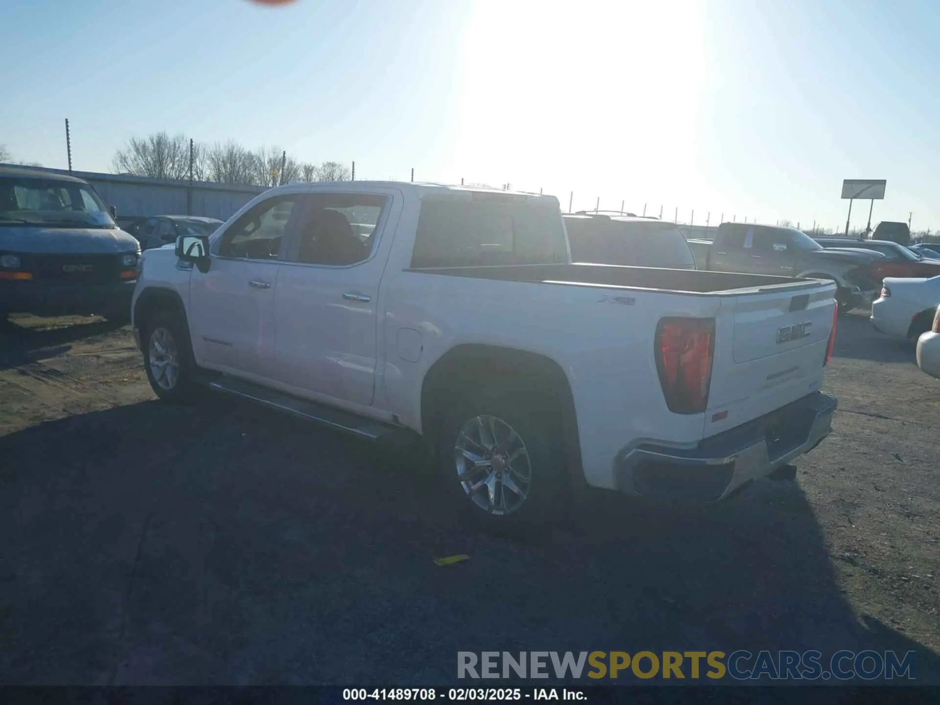 3 Photograph of a damaged car 1GTU9DEL9KZ122372 GMC SIERRA 1500 2019