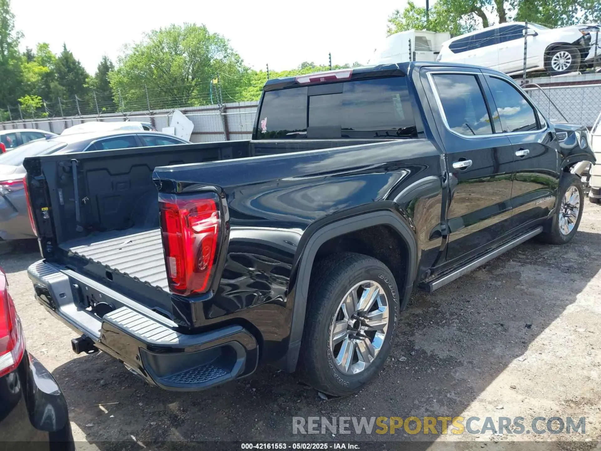 4 Photograph of a damaged car 1GTU9FED1KZ407927 GMC SIERRA 1500 2019