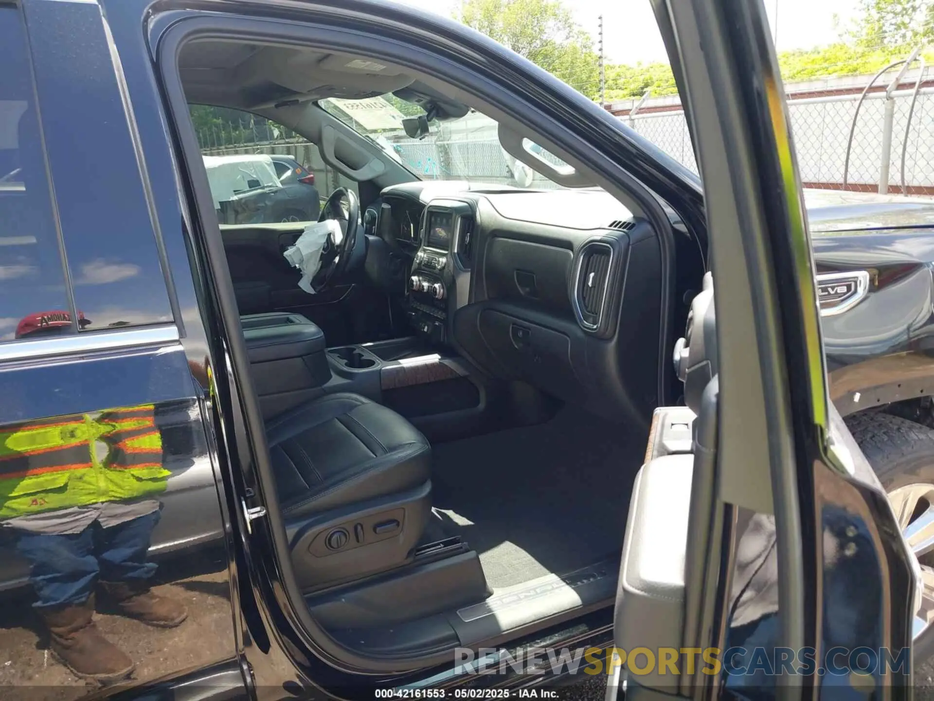 5 Photograph of a damaged car 1GTU9FED1KZ407927 GMC SIERRA 1500 2019
