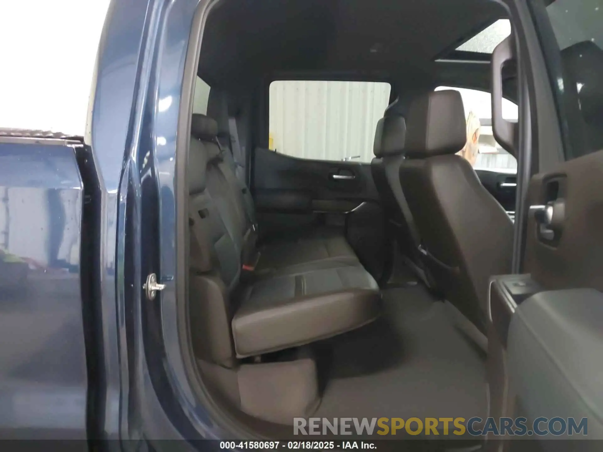 8 Photograph of a damaged car 1GTU9FEL1KZ203121 GMC SIERRA 1500 2019