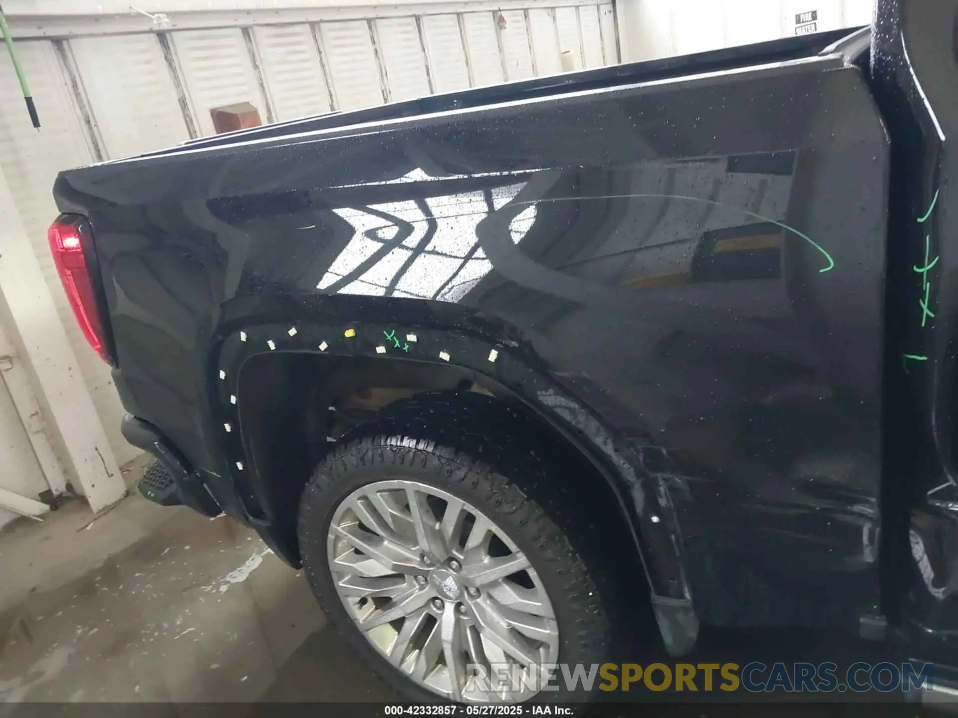 18 Photograph of a damaged car 1GTU9FEL3KZ388191 GMC SIERRA 1500 2019